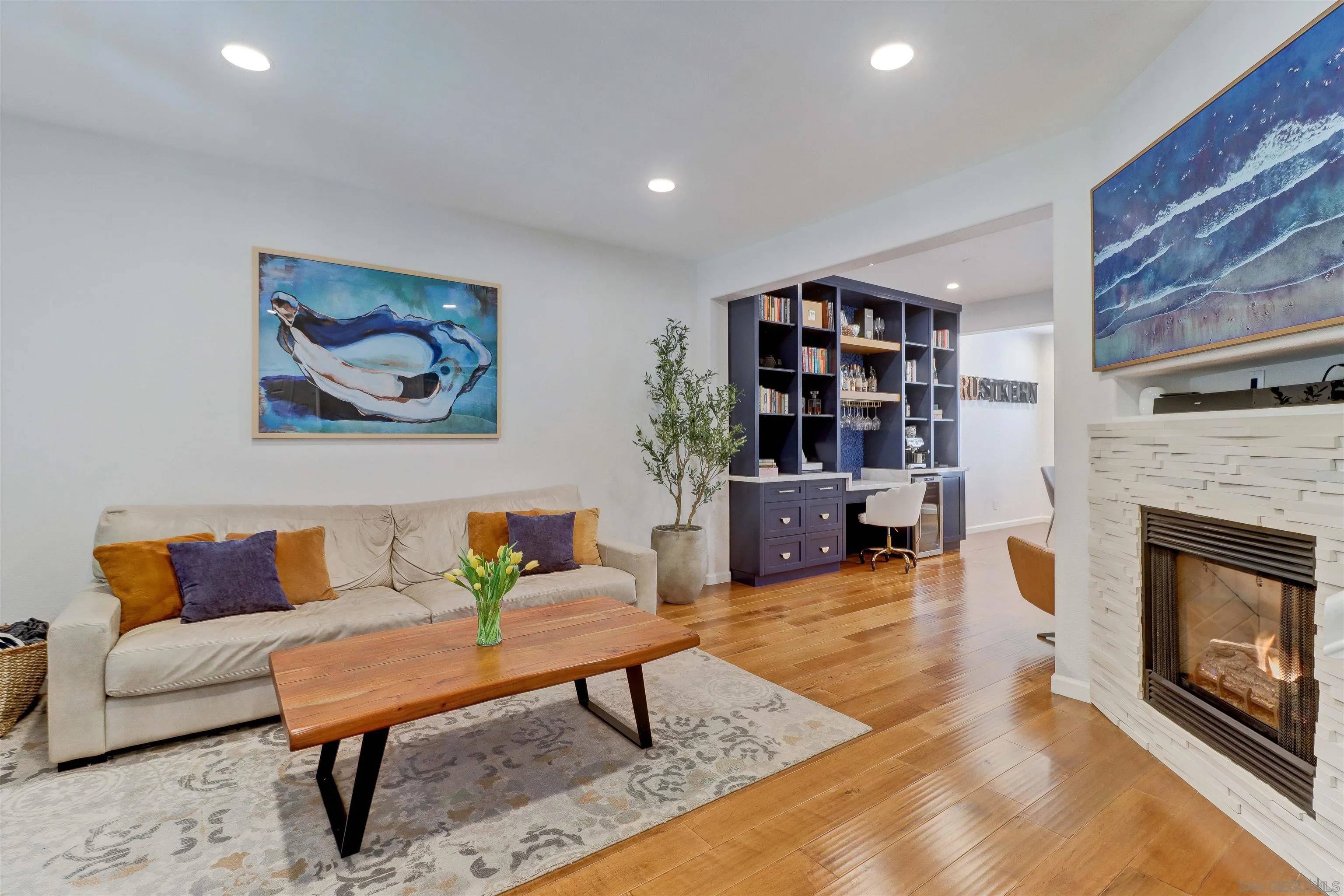 San Diego, CA 92108,946 Camino De La Reina #17