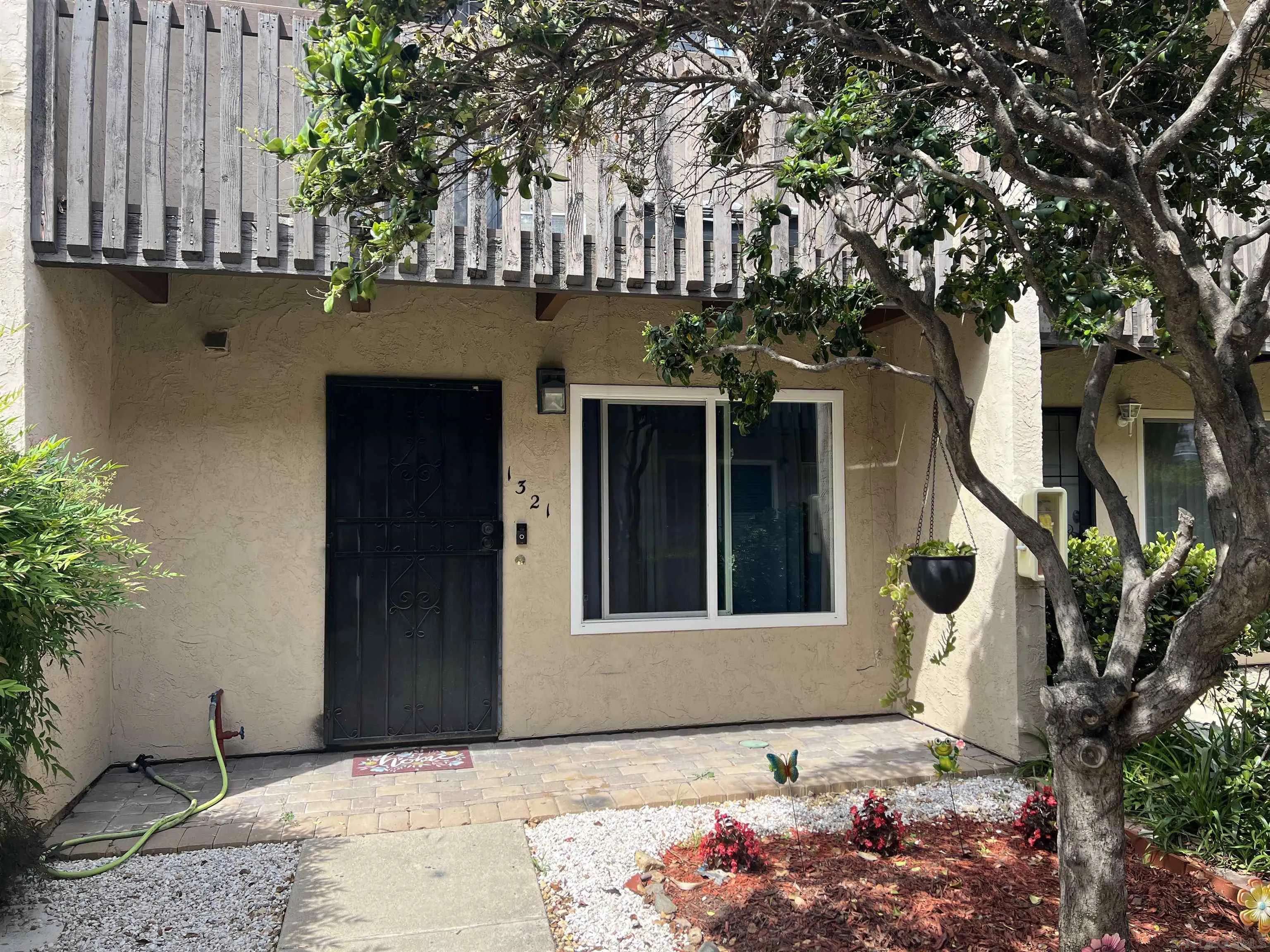 El Cajon, CA 92021,1321 Oakdale Ave