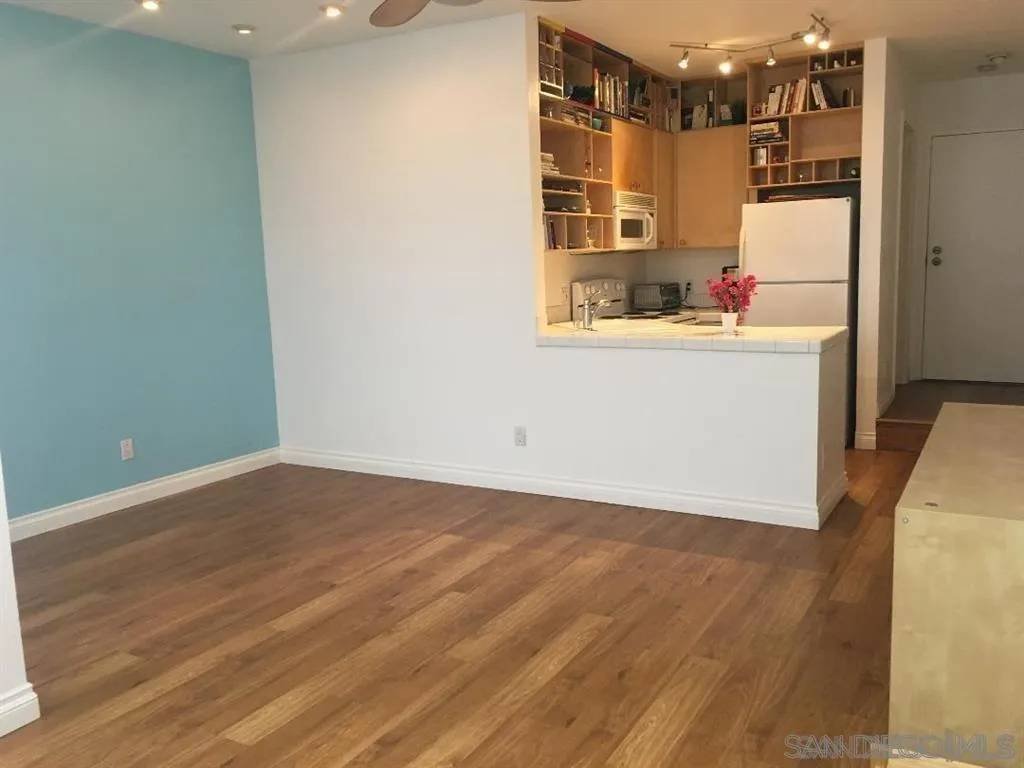 San Diego, CA 92103,3950 Cleveland Ave. #104
