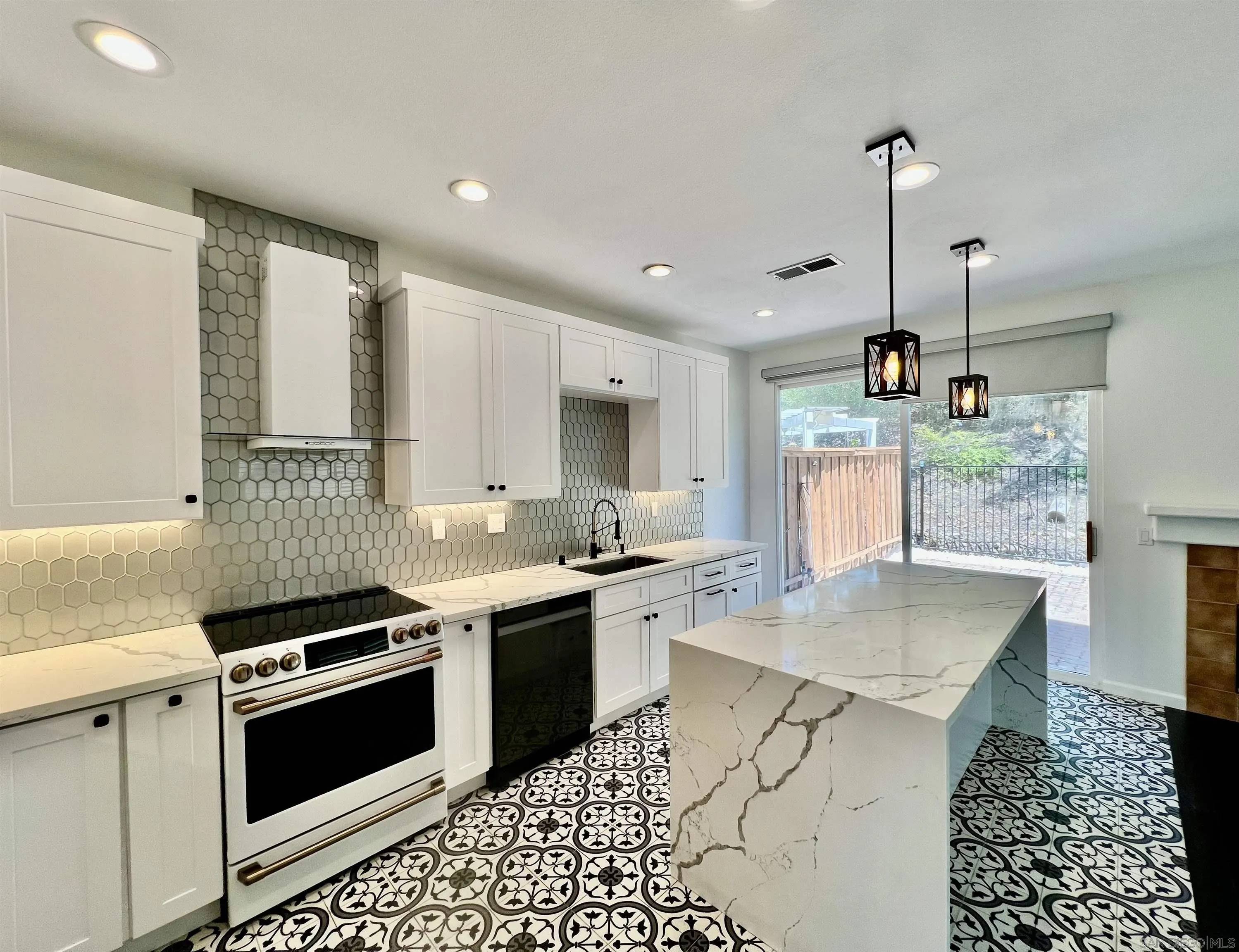 San Diego, CA 92126,9539 Compass Point Dr S