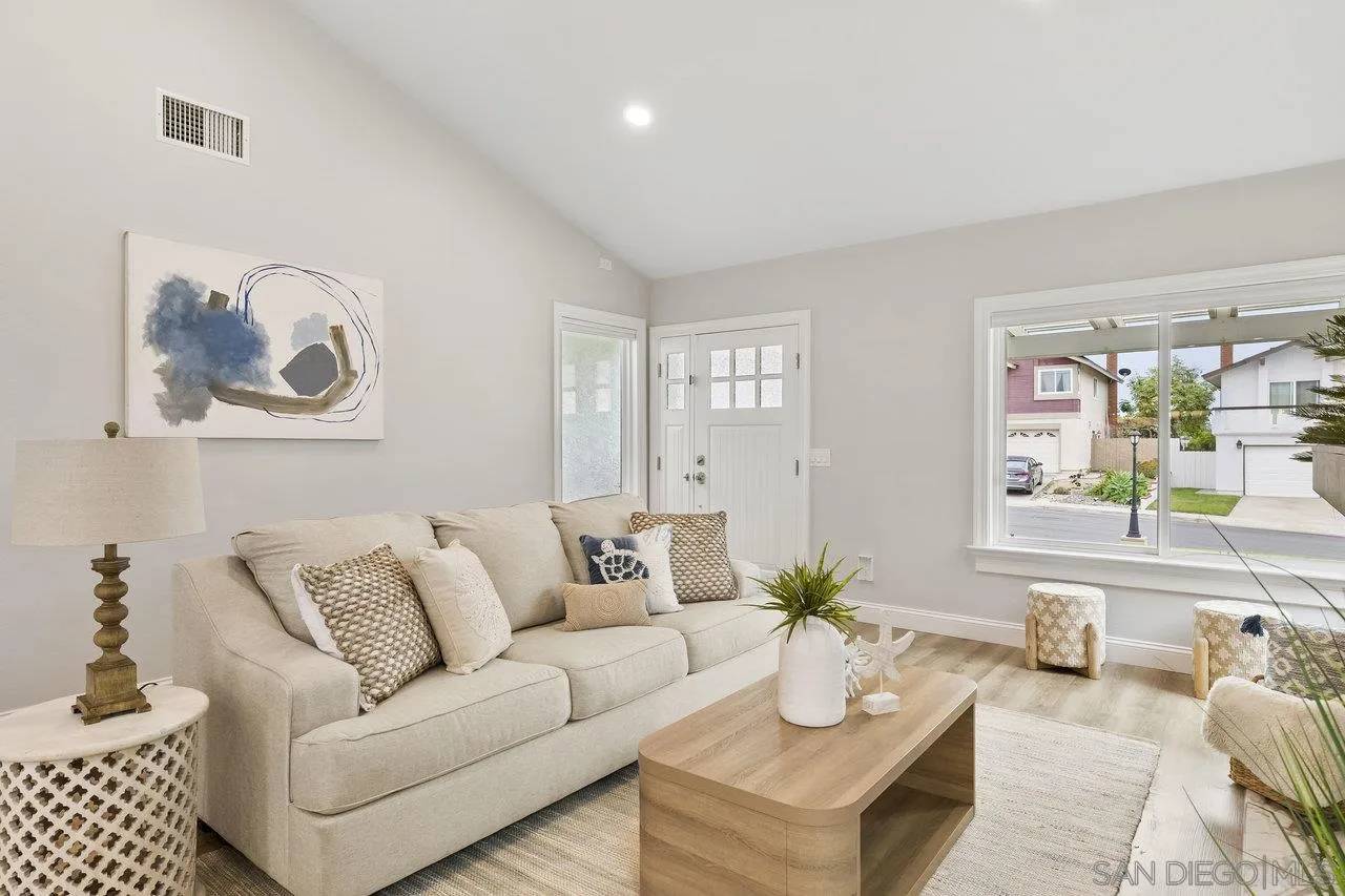 San Diego, CA 92129,8924 La Cintura Ct