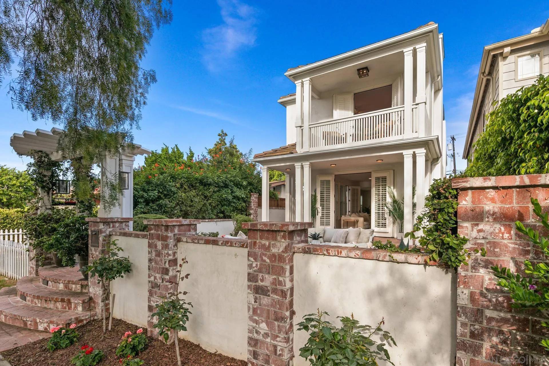 Coronado, CA 92118,261 G Ave