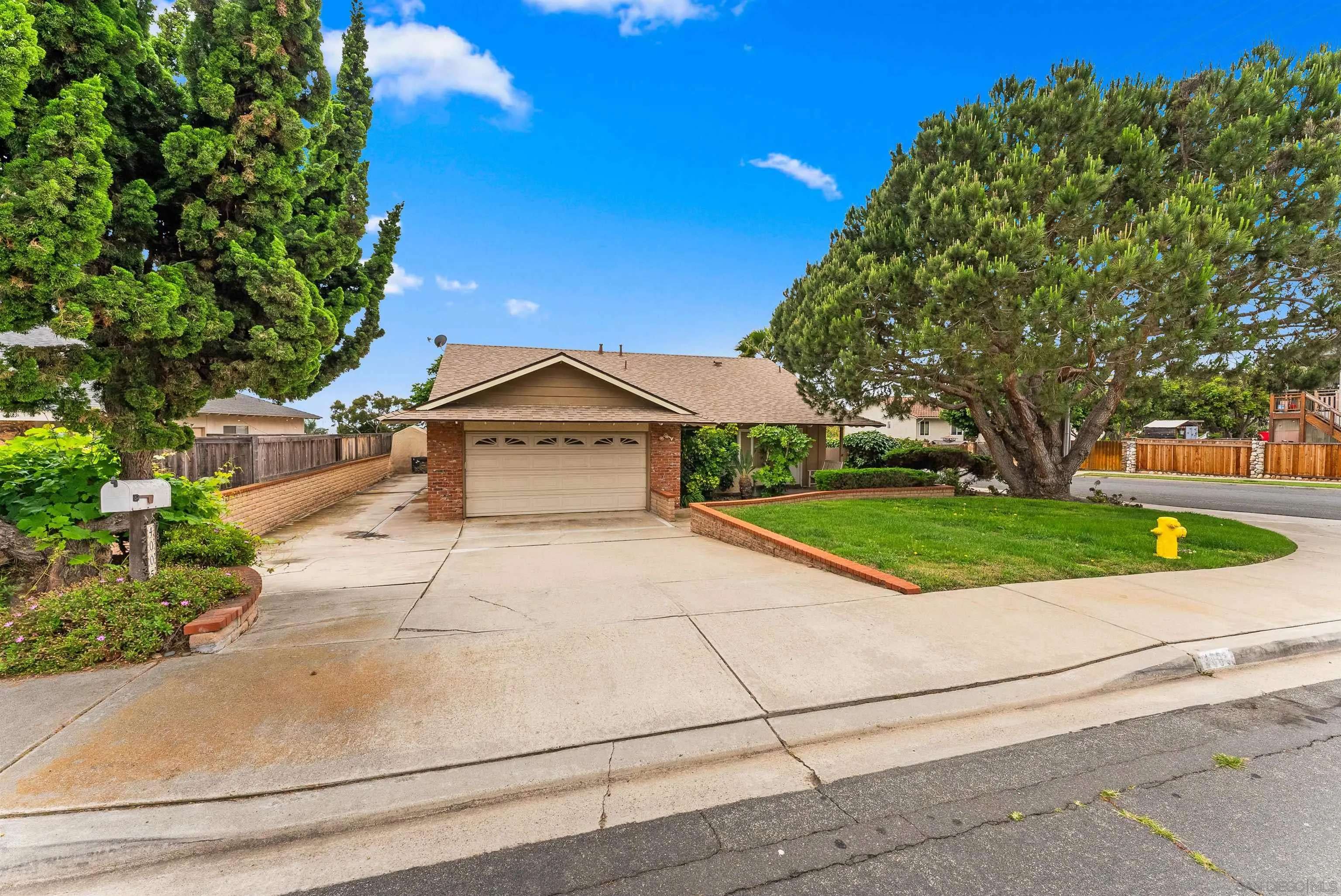 Carlsbad, CA 92008,4005 Royal Dr
