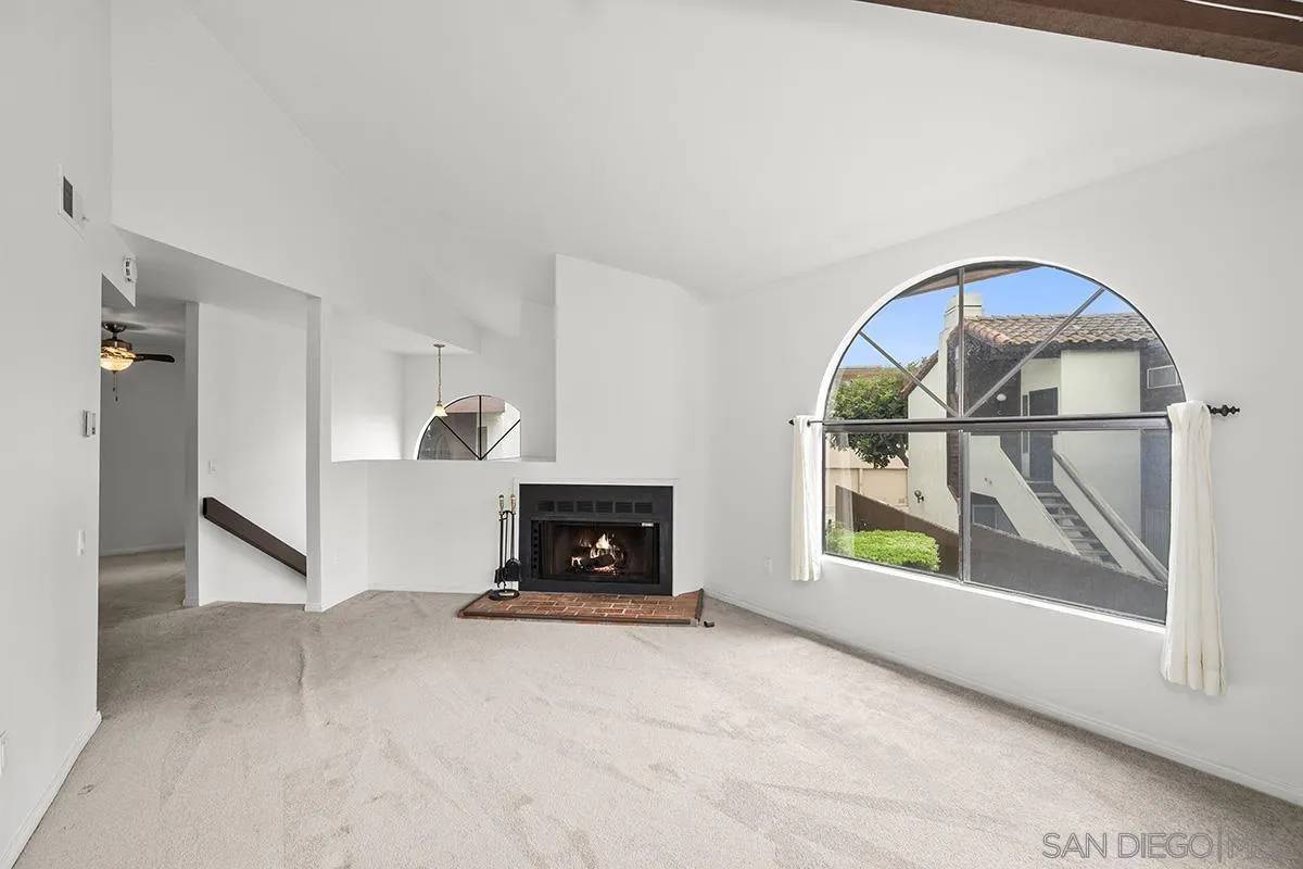 San Diego, CA 92109,1943 Diamond St