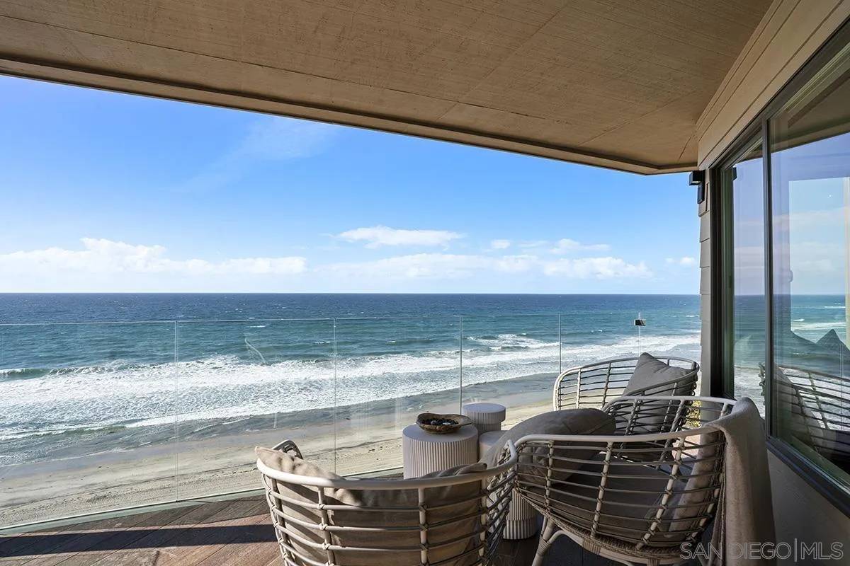 Solana Beach, CA 92075,239 S Helix #22
