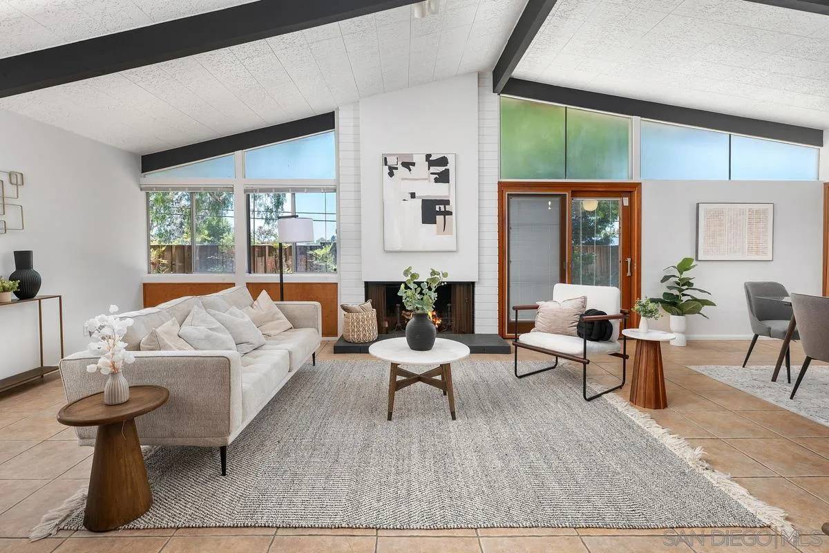 La Jolla, CA 92037,8402 Sugarman Dr