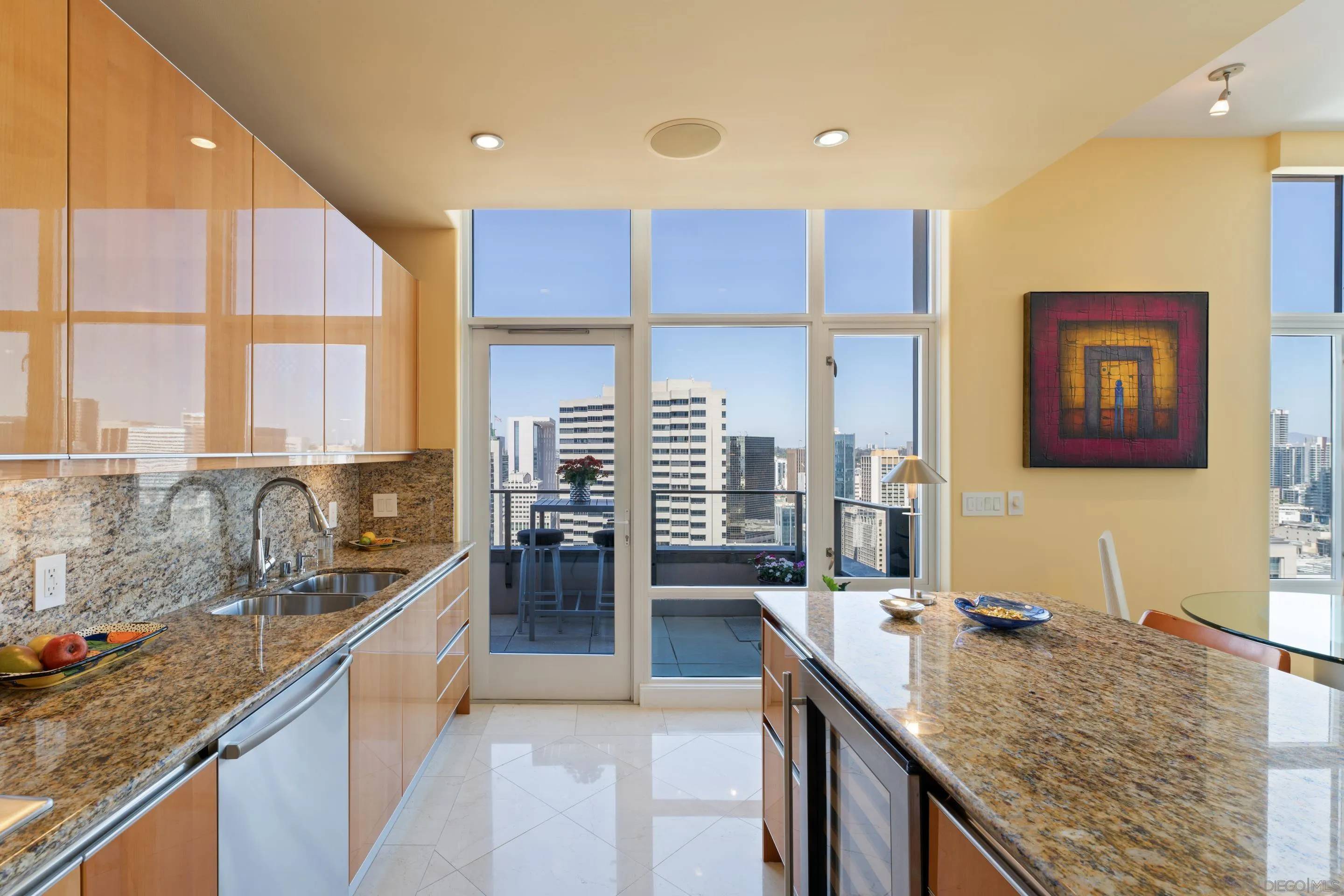 San Diego, CA 92101,550 Front St #2702