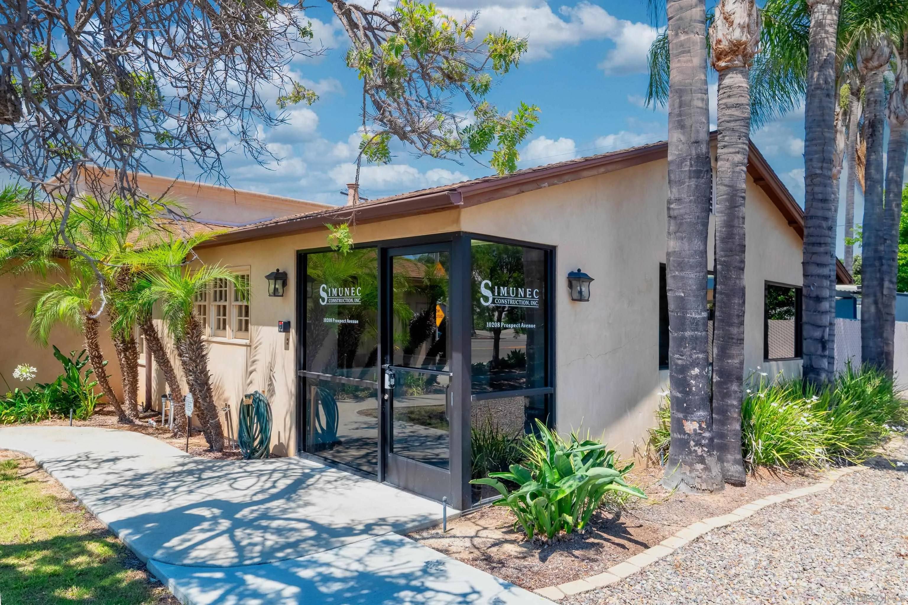Santee, CA 92071,10208 Prospect Ave