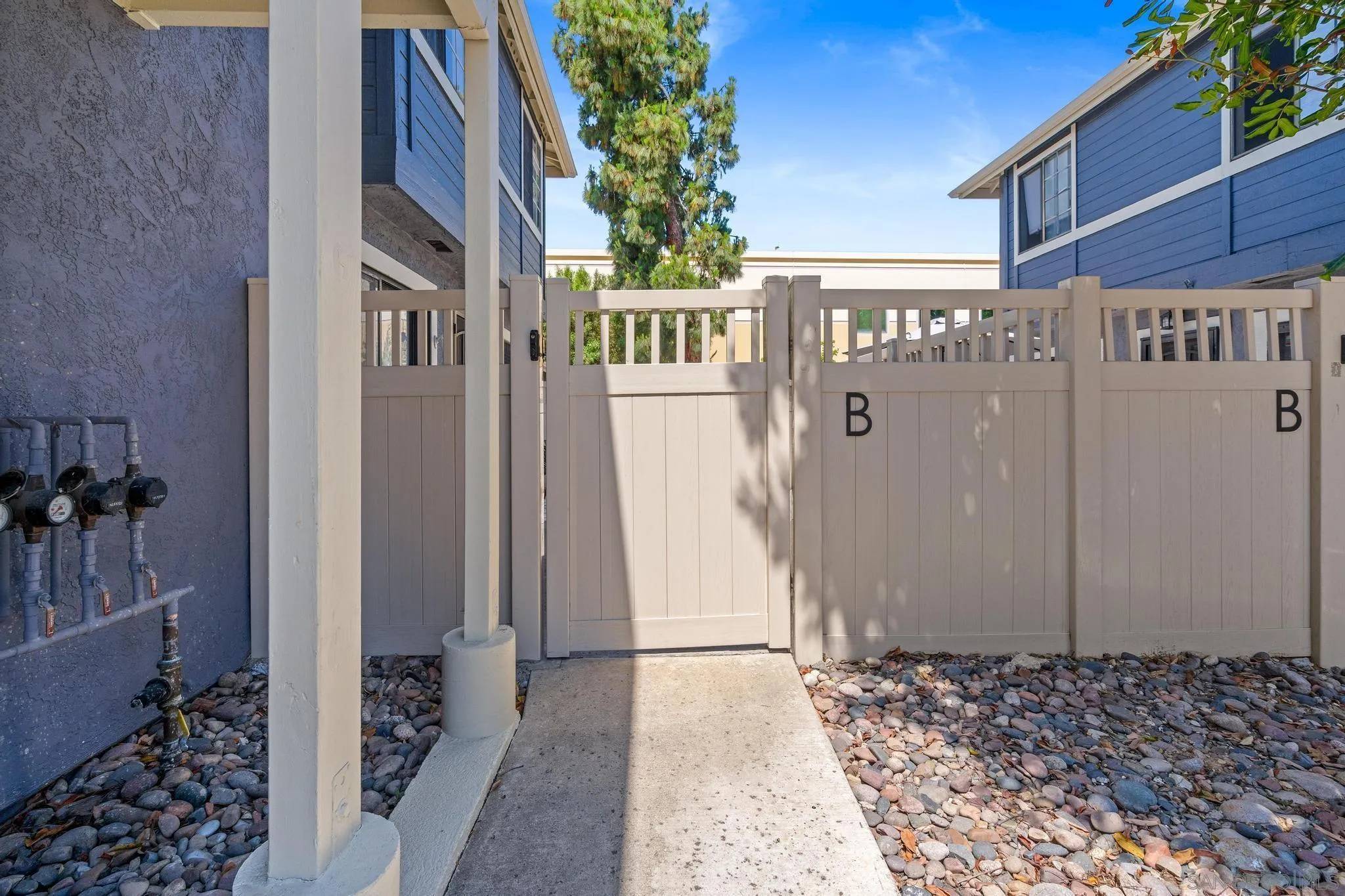 Santee, CA 92071,8832 Tamberly Court #B