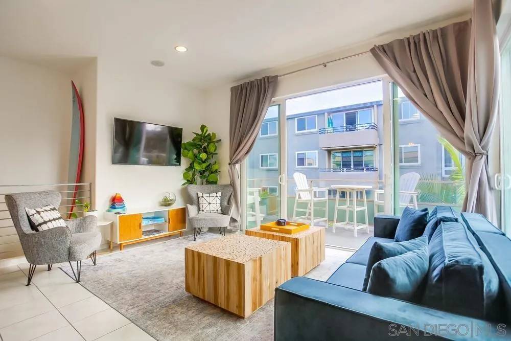 San Diego, CA 92109,808 Ensenada Ct