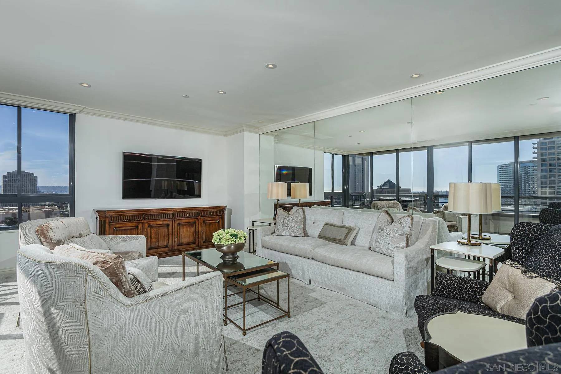 San Diego, CA 92101,700 Front Street #1004