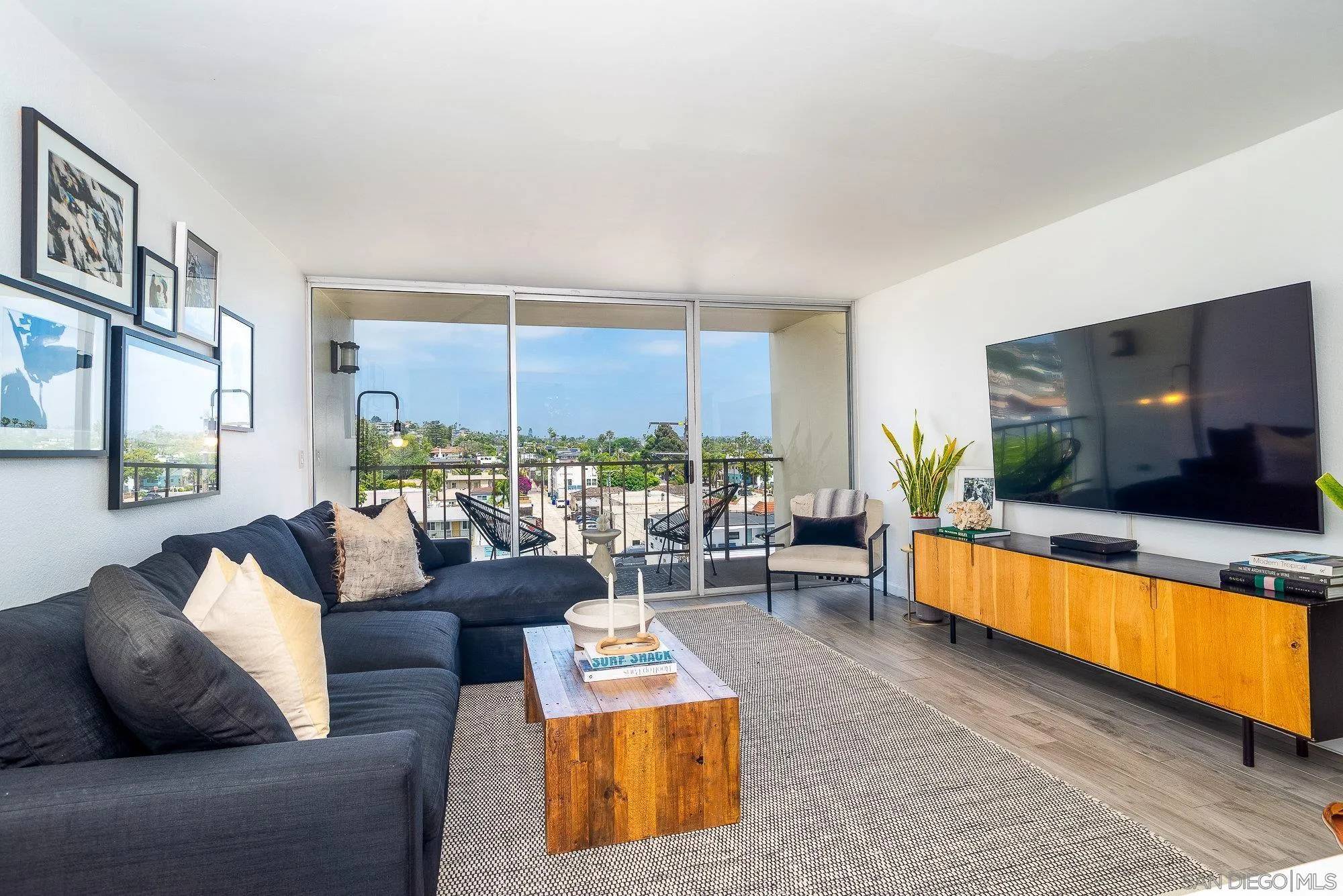 Pacific Beach, CA 92109,4944 Cass St. #609