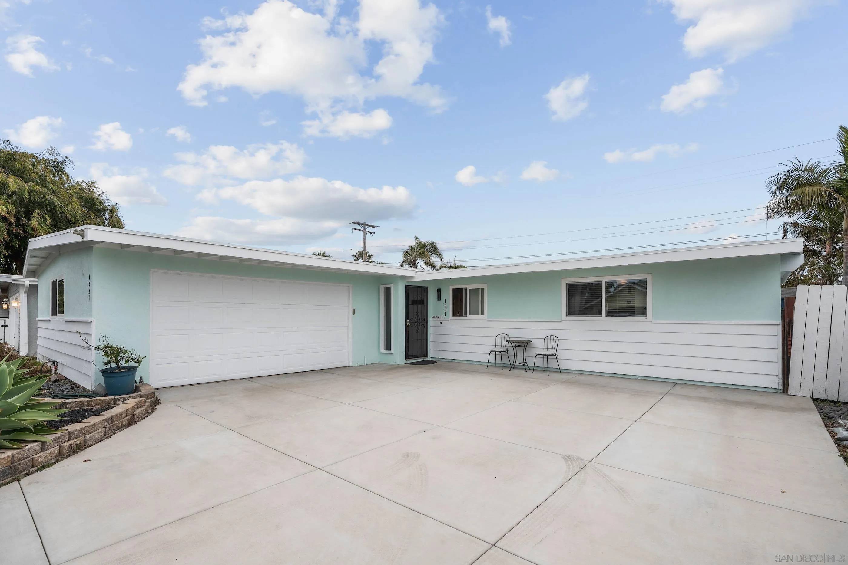 Imperial Beach, CA 91932,1321 East Lane