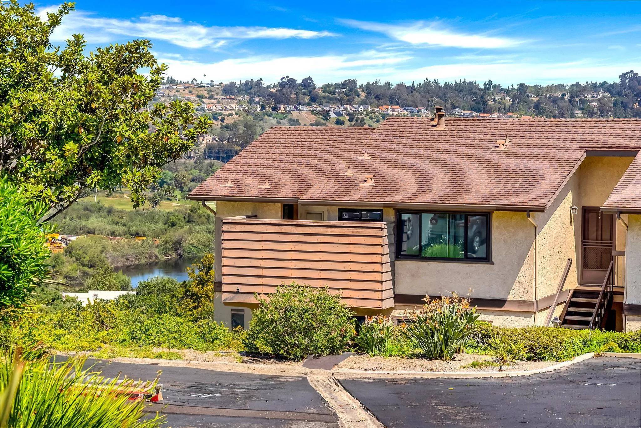 San Diego, CA 92120,5109 Fontaine St 215