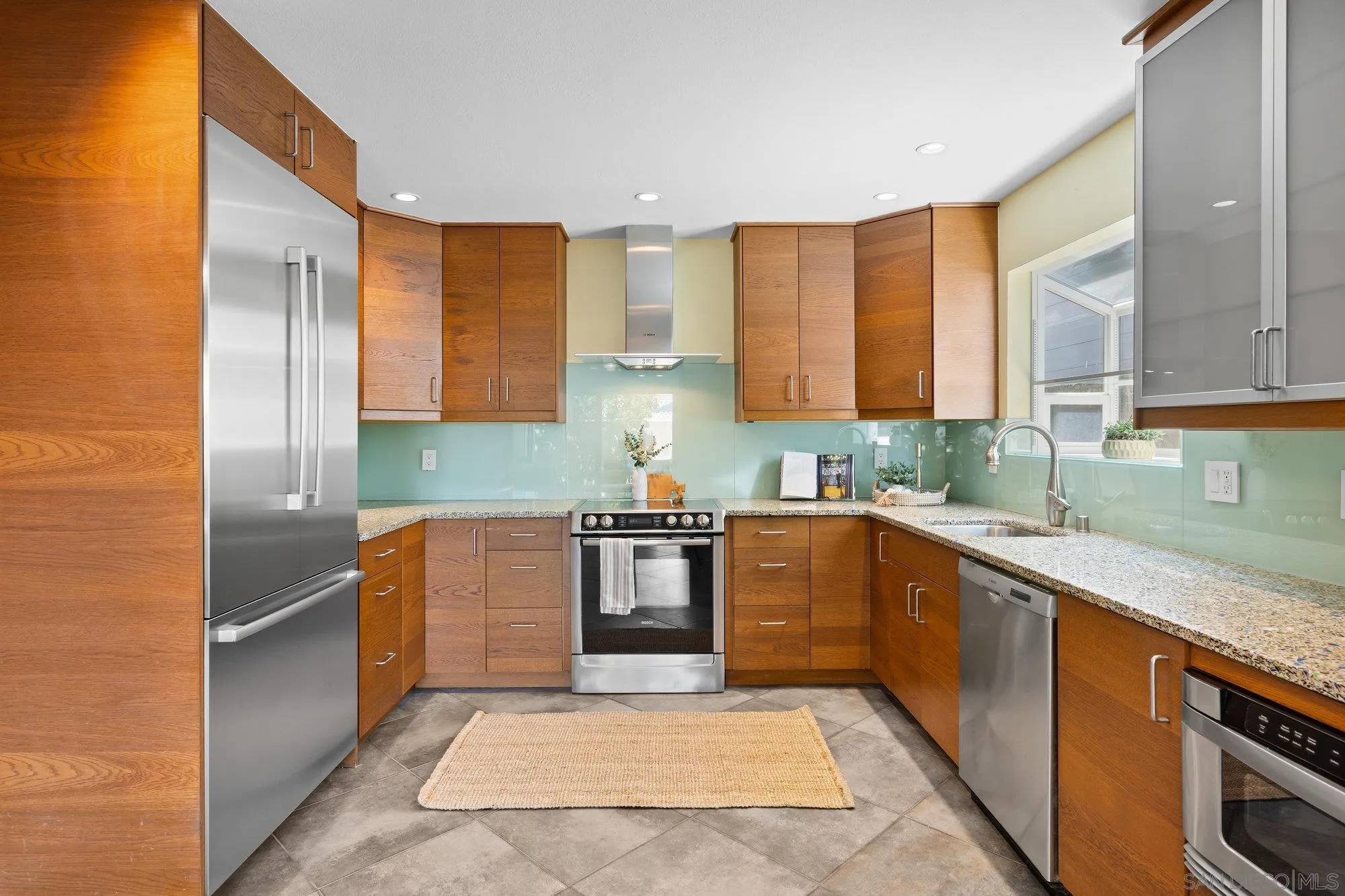 Coronado, CA 92118,1611 San Luis Rey