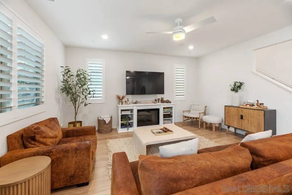 Vista, CA 92081,1569 Wildgrove Way