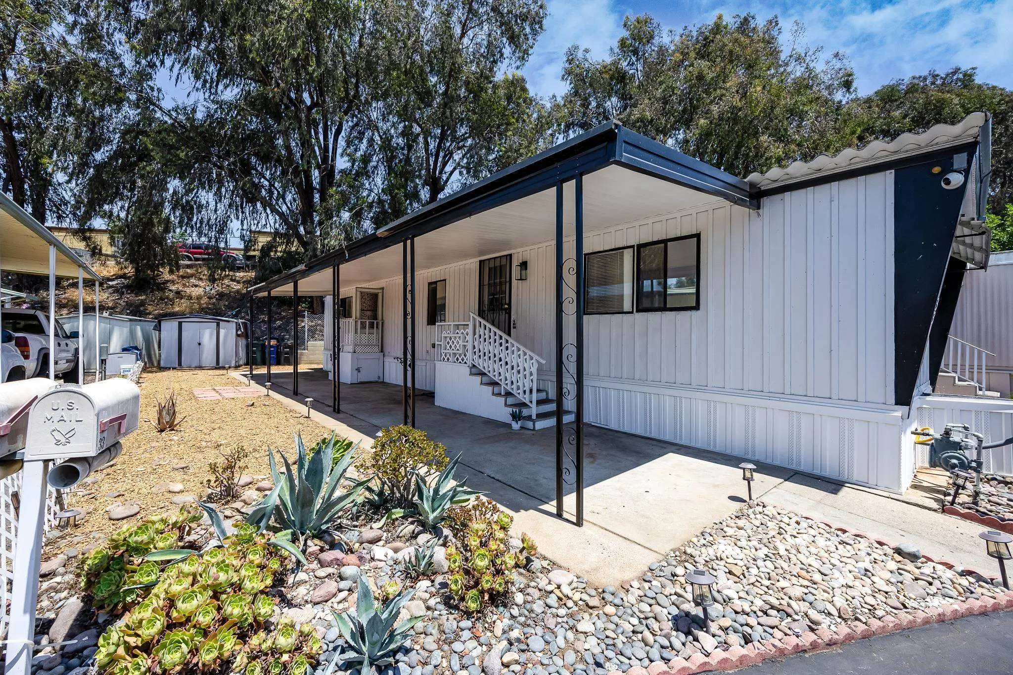El Cajon, CA 92021,351 E Bradley Ave #SPC 33