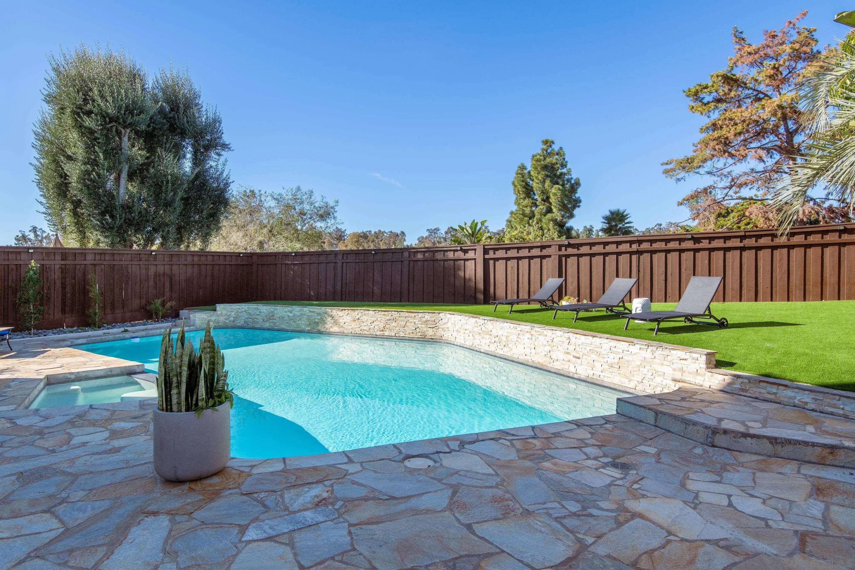San Diego, CA 92131,11646 La Colina