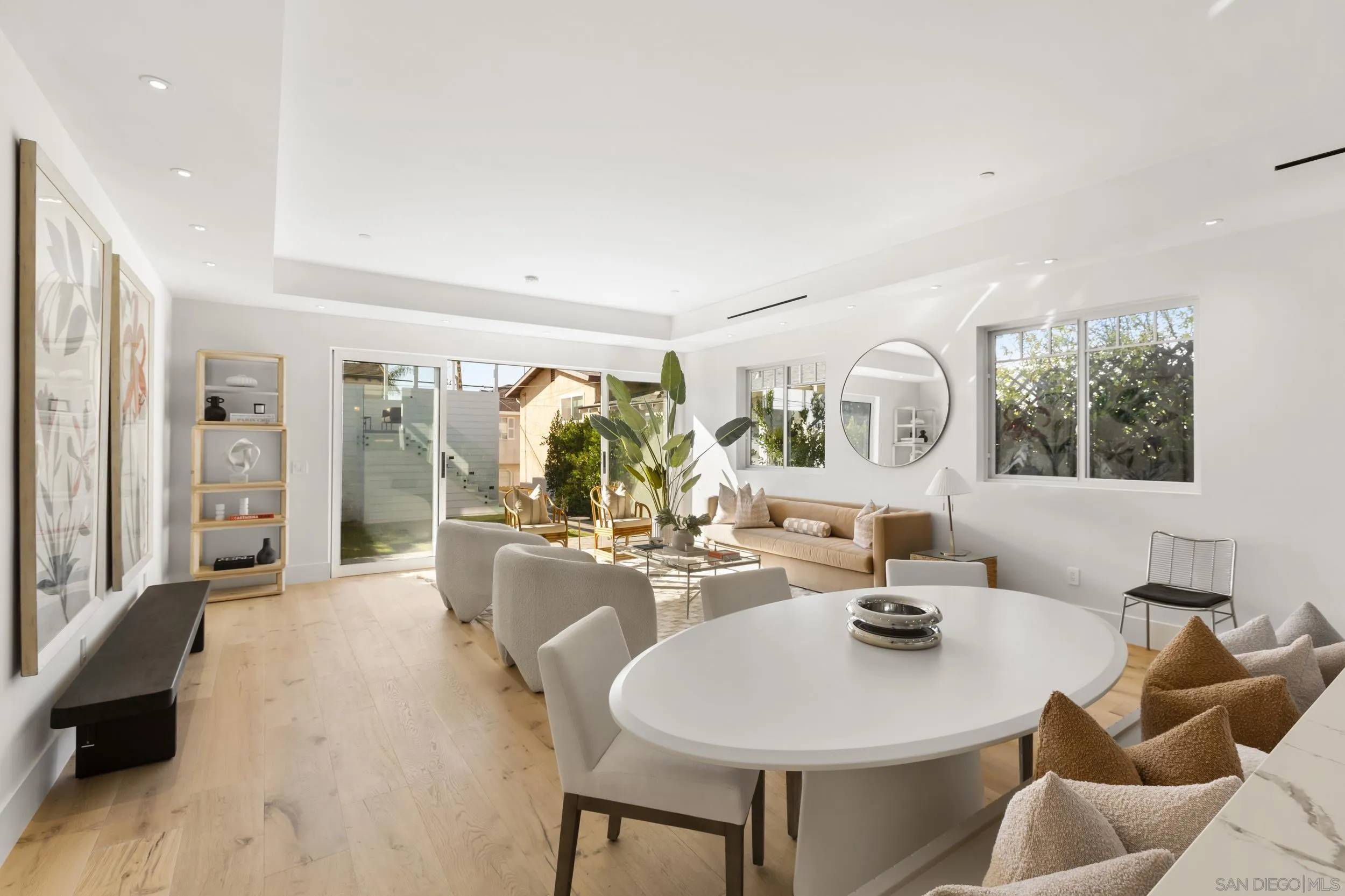 La Jolla, CA 92037,7216 FAY AVE