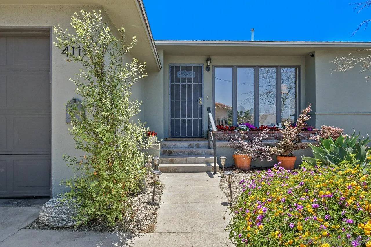 San Diego, CA 92107,4111 Atascadero Dr