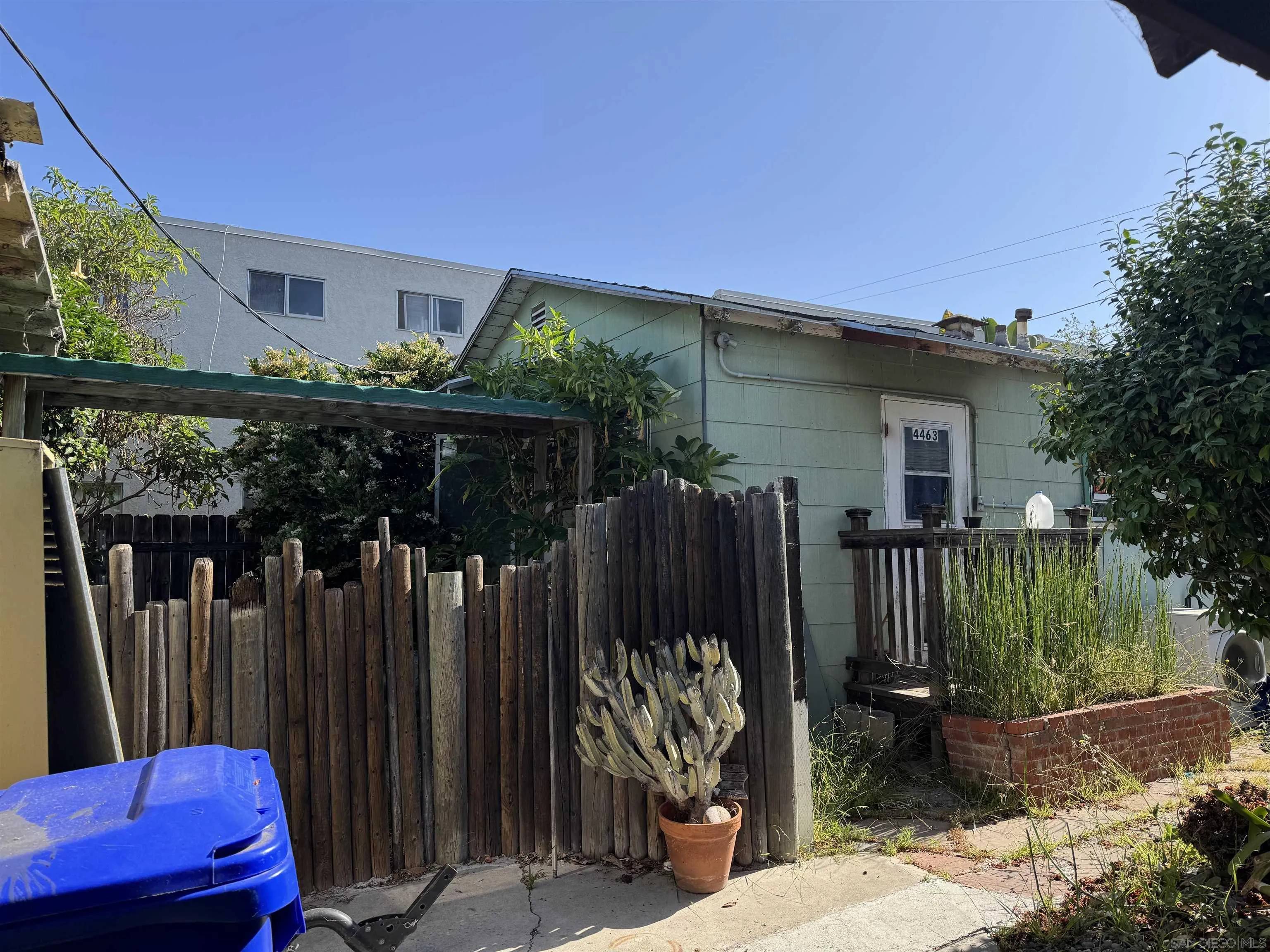San Diego, CA 92116,4457-4463 Texas St.
