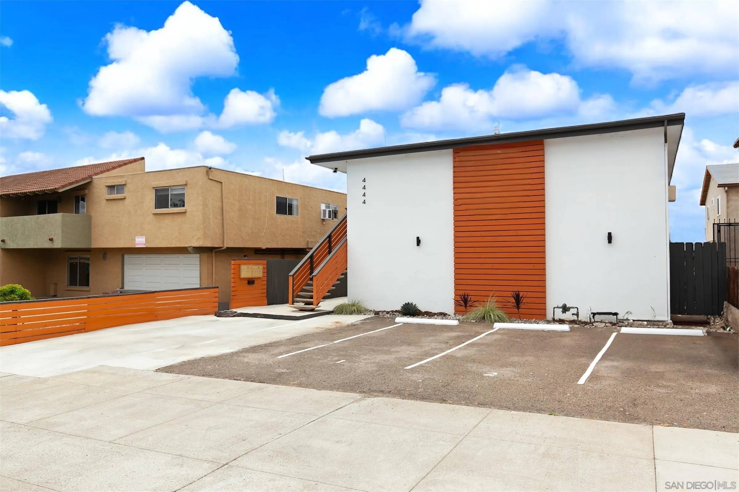 San Diego, CA 92115,4444 49th St
