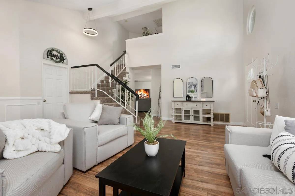 Lake Elsinore, CA 92530,32465 Skylark Drive