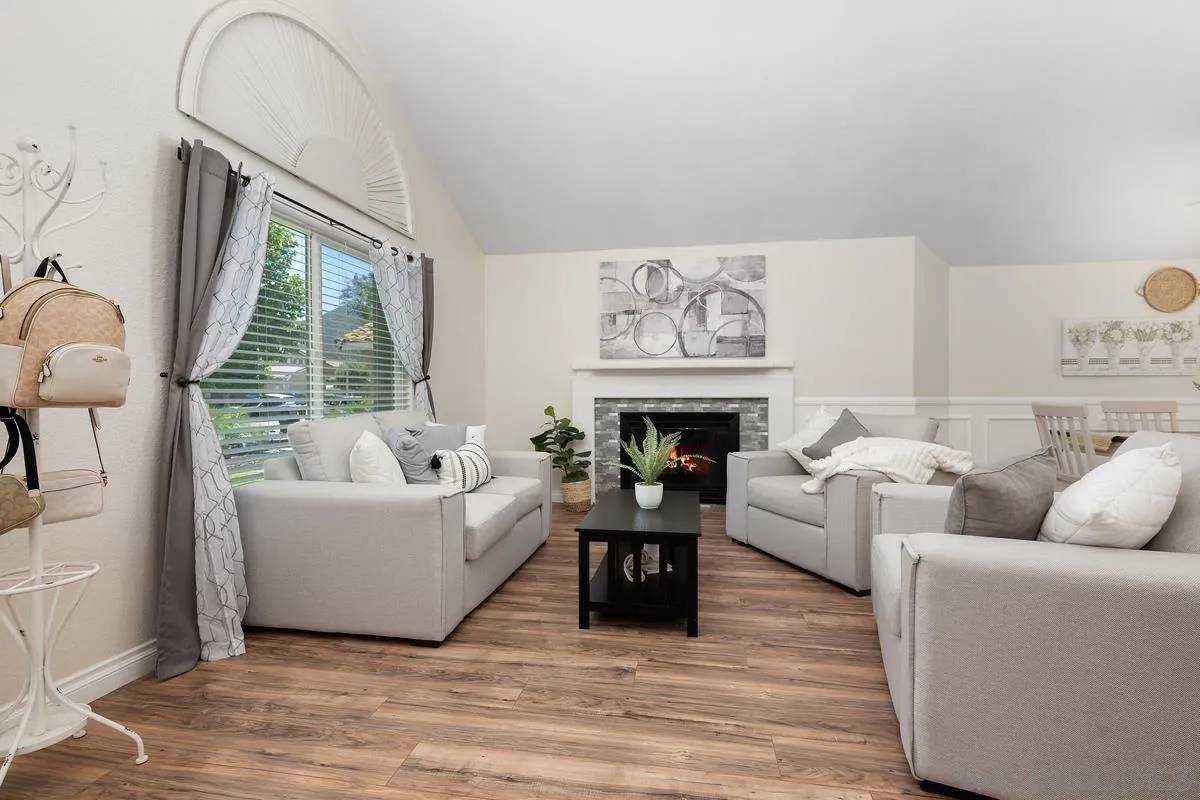 Lake Elsinore, CA 92530,32465 Skylark Drive