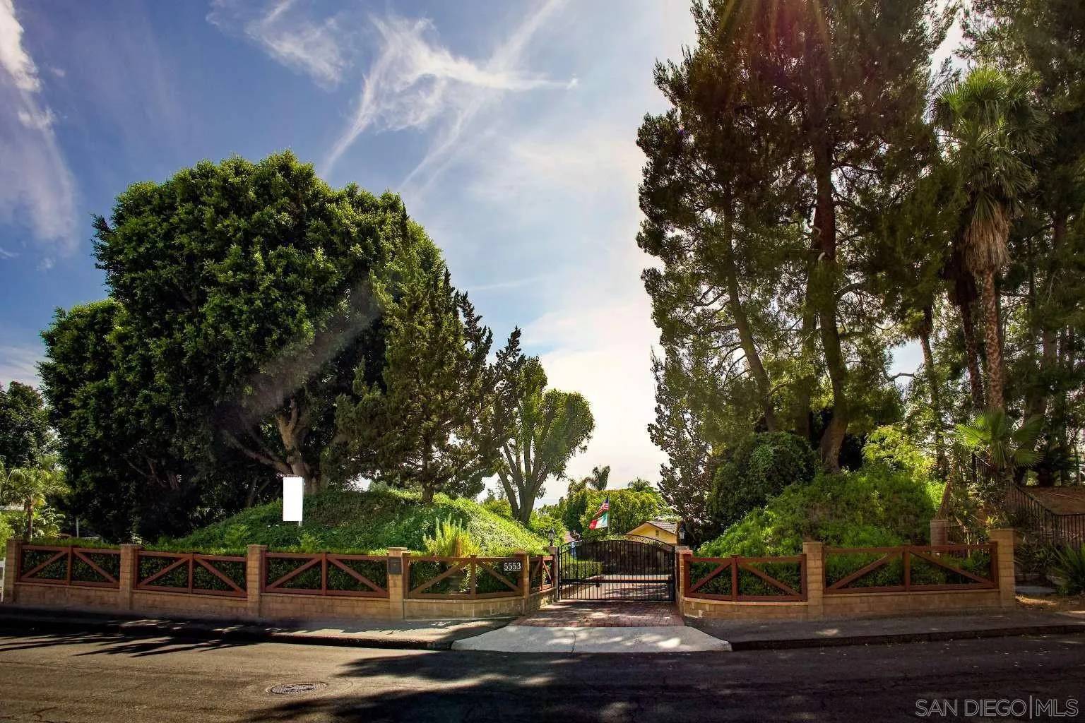 Yorba Linda, CA 92886,5553 Scenic View Dr