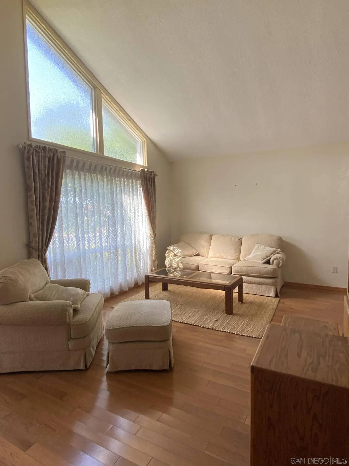 Encinitas, CA 92024,1543 Calle Violetas