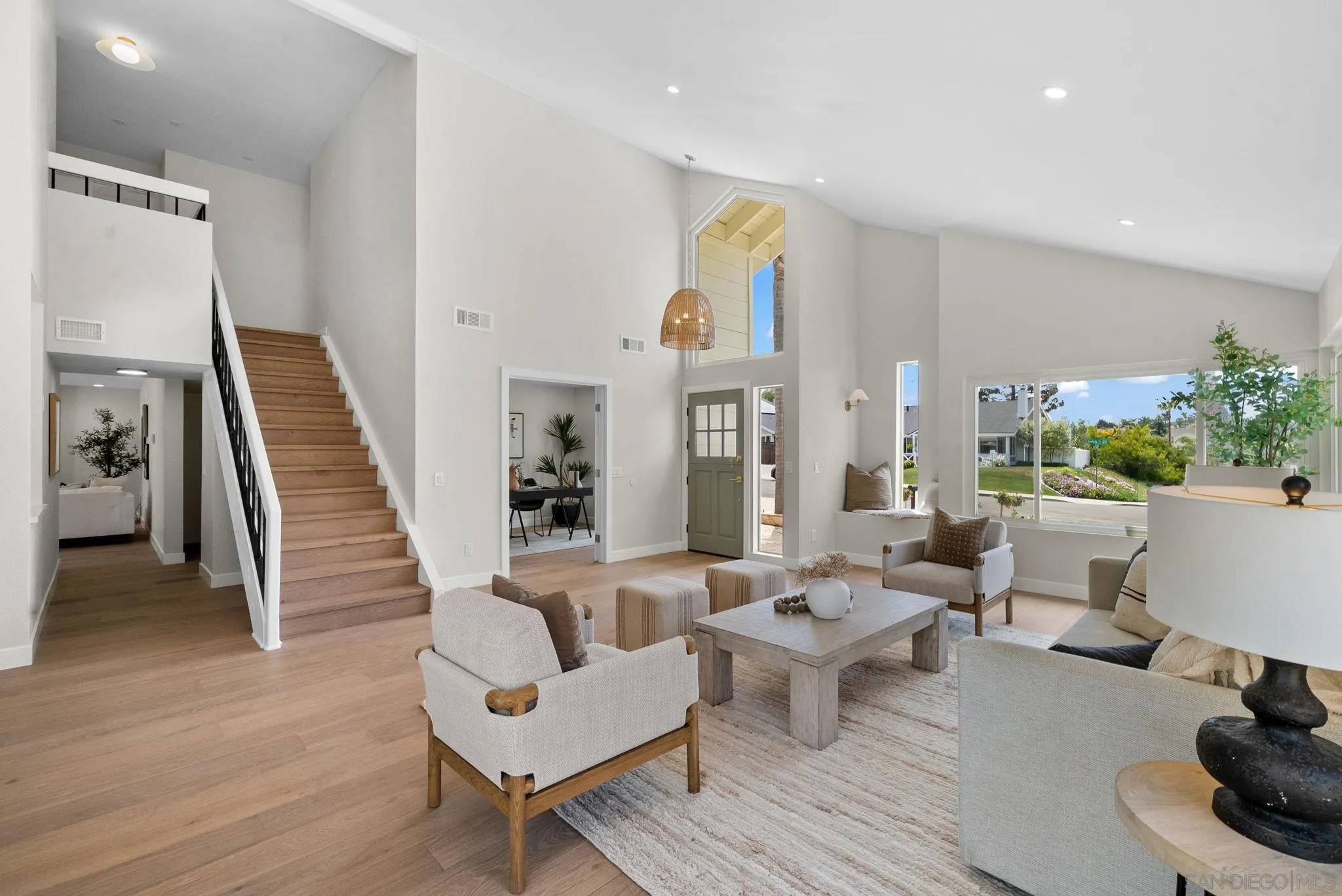 Carlsbad, CA 92009,2928 Gaviota Circle