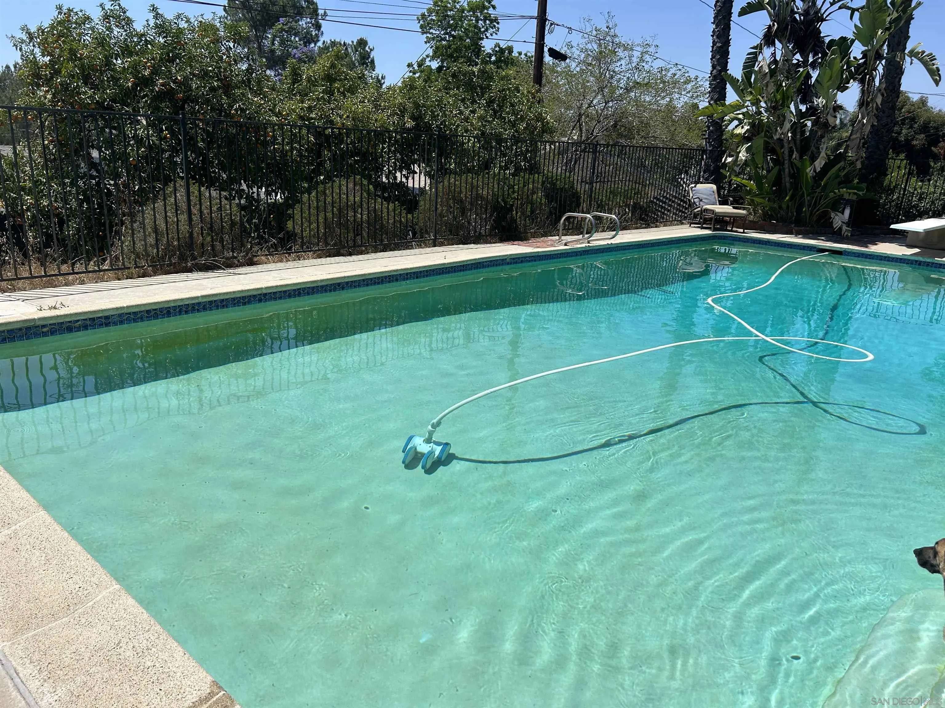 Escondido, CA 92025,1190 Robertson Dr