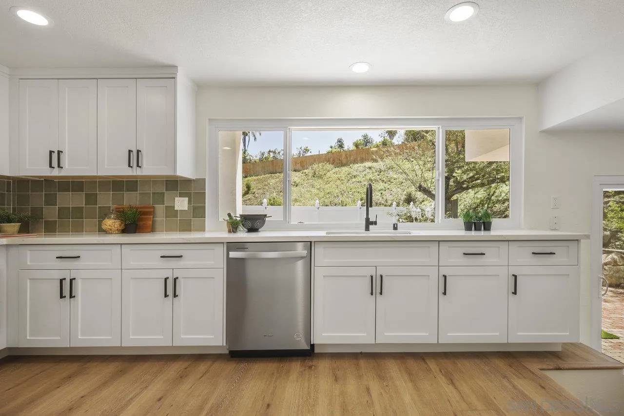 Poway, CA 92064,16513 Calle Ana