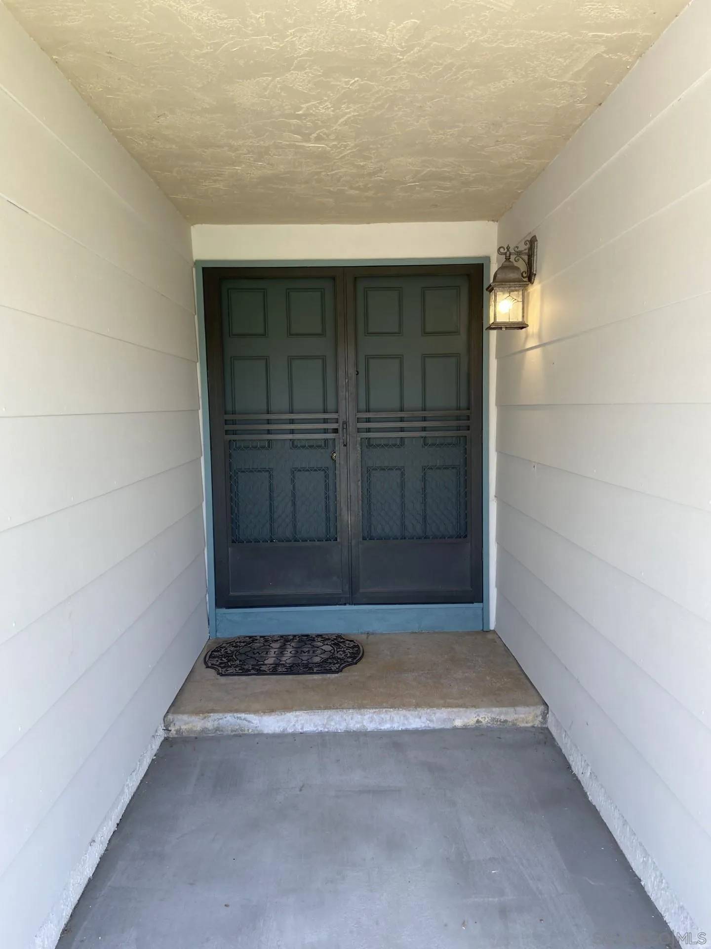 Santee, CA 92071,10011 Woodrose Av.