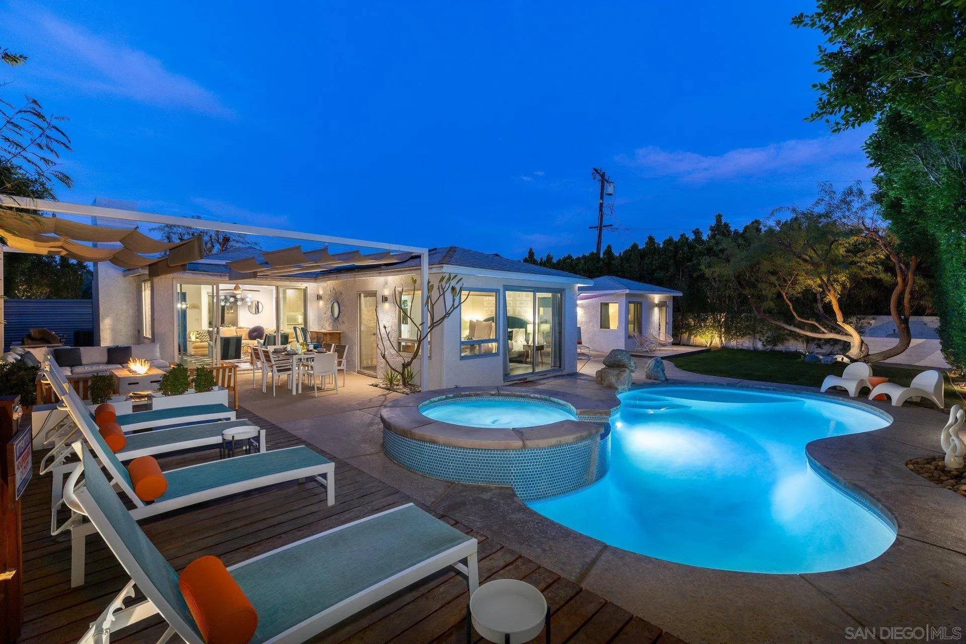 Palm Springs, CA 92262,133 W San Carlos Road