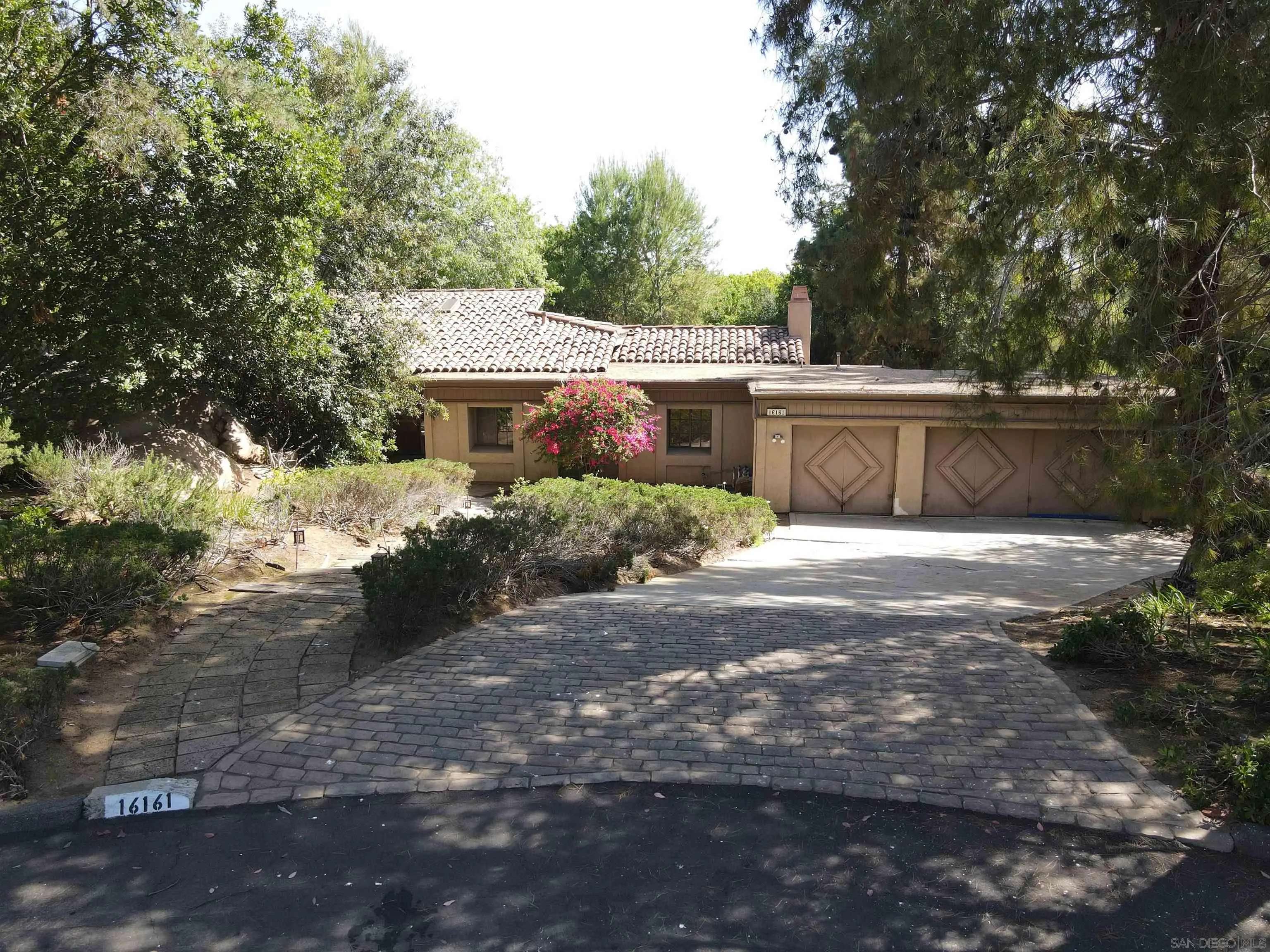 Poway, CA 92064,16161 Ladera Piedra Way