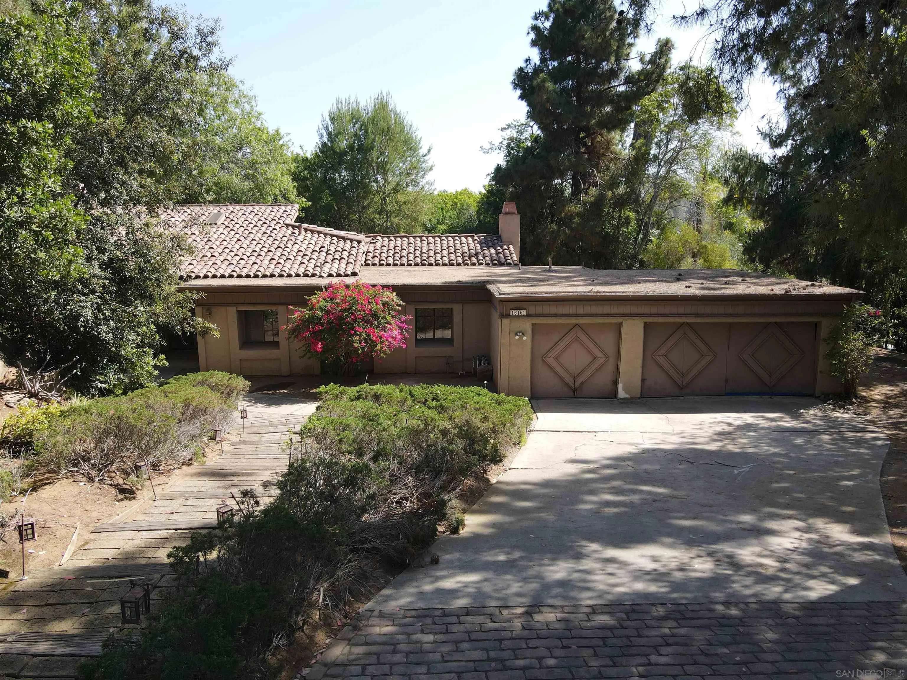 Poway, CA 92064,16161 Ladera Piedra Way
