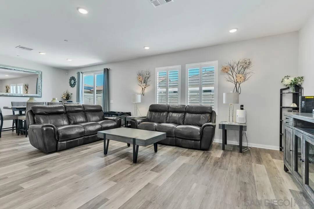 Santee, CA 92071,8612 Comiskey Way