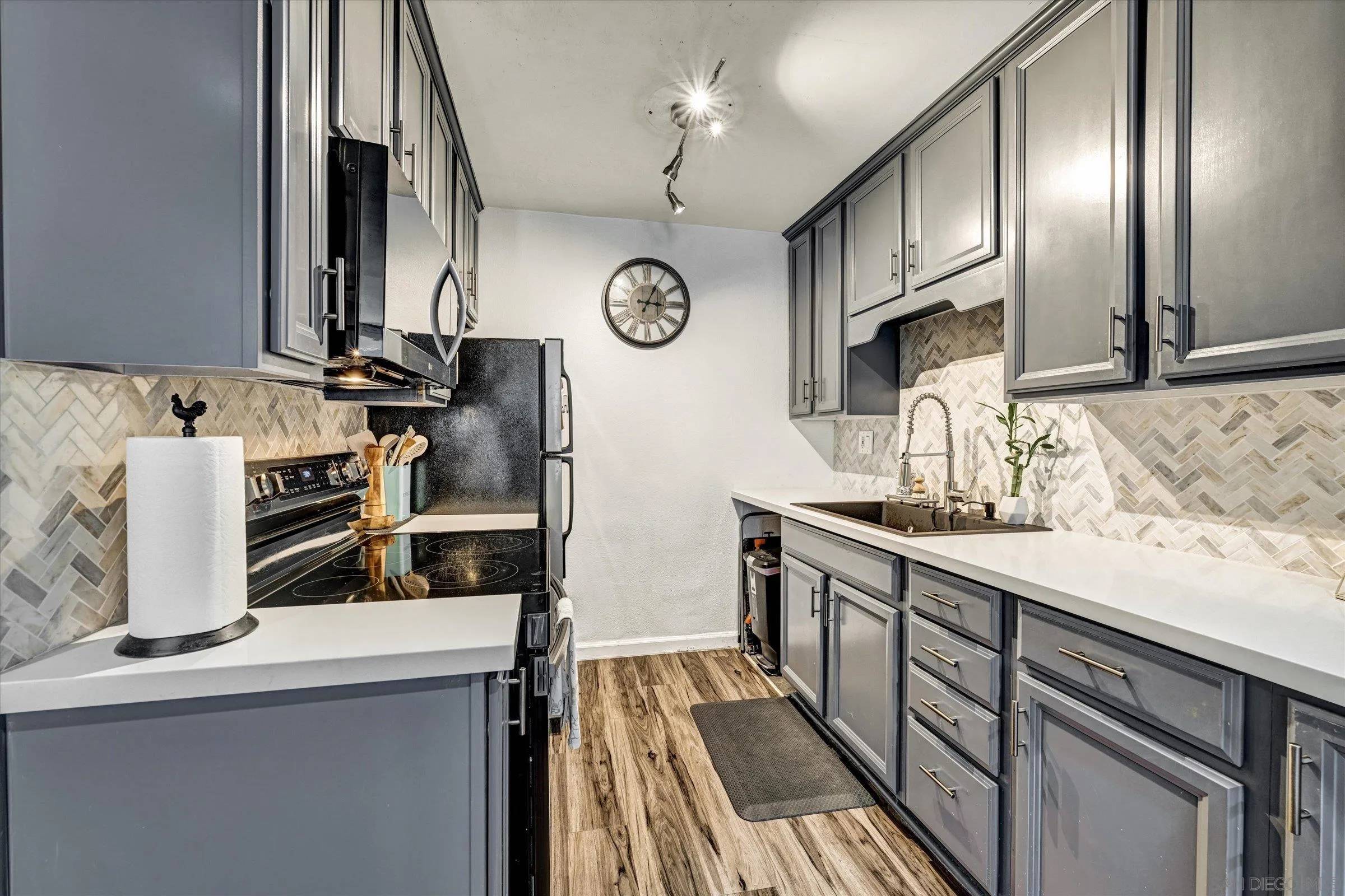San Diego, CA 92111,6333 Mount Ada #156