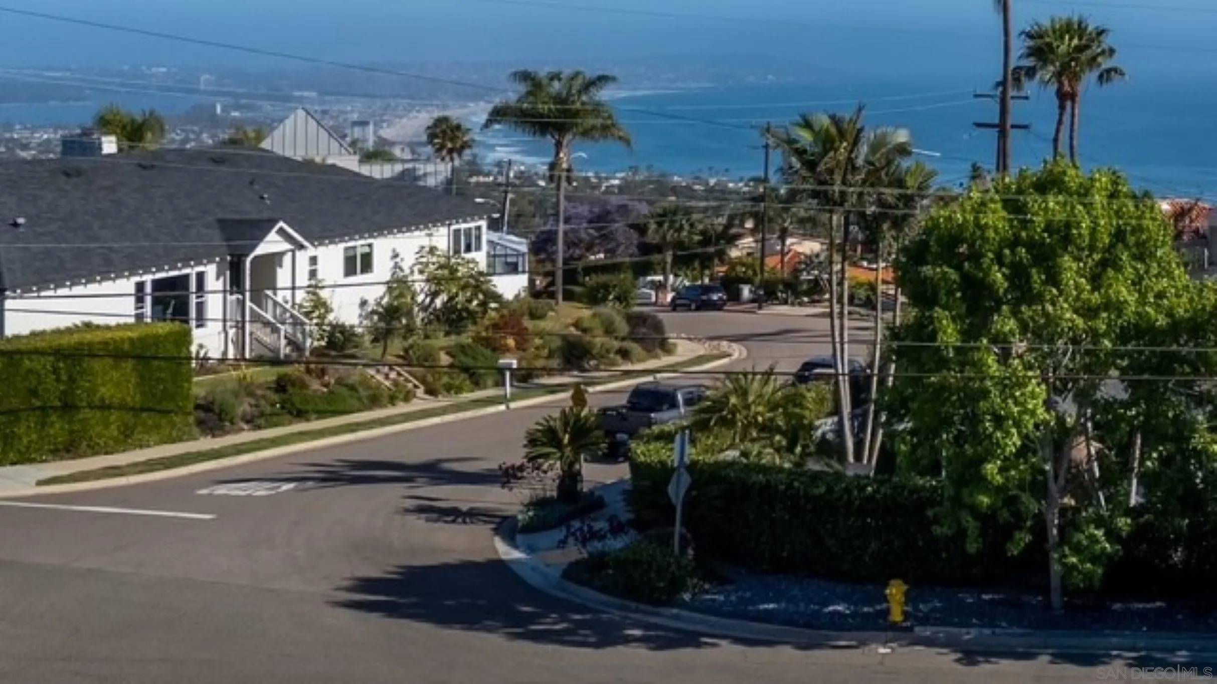 La Jolla, CA 92037,896 La Jolla Rancho Road