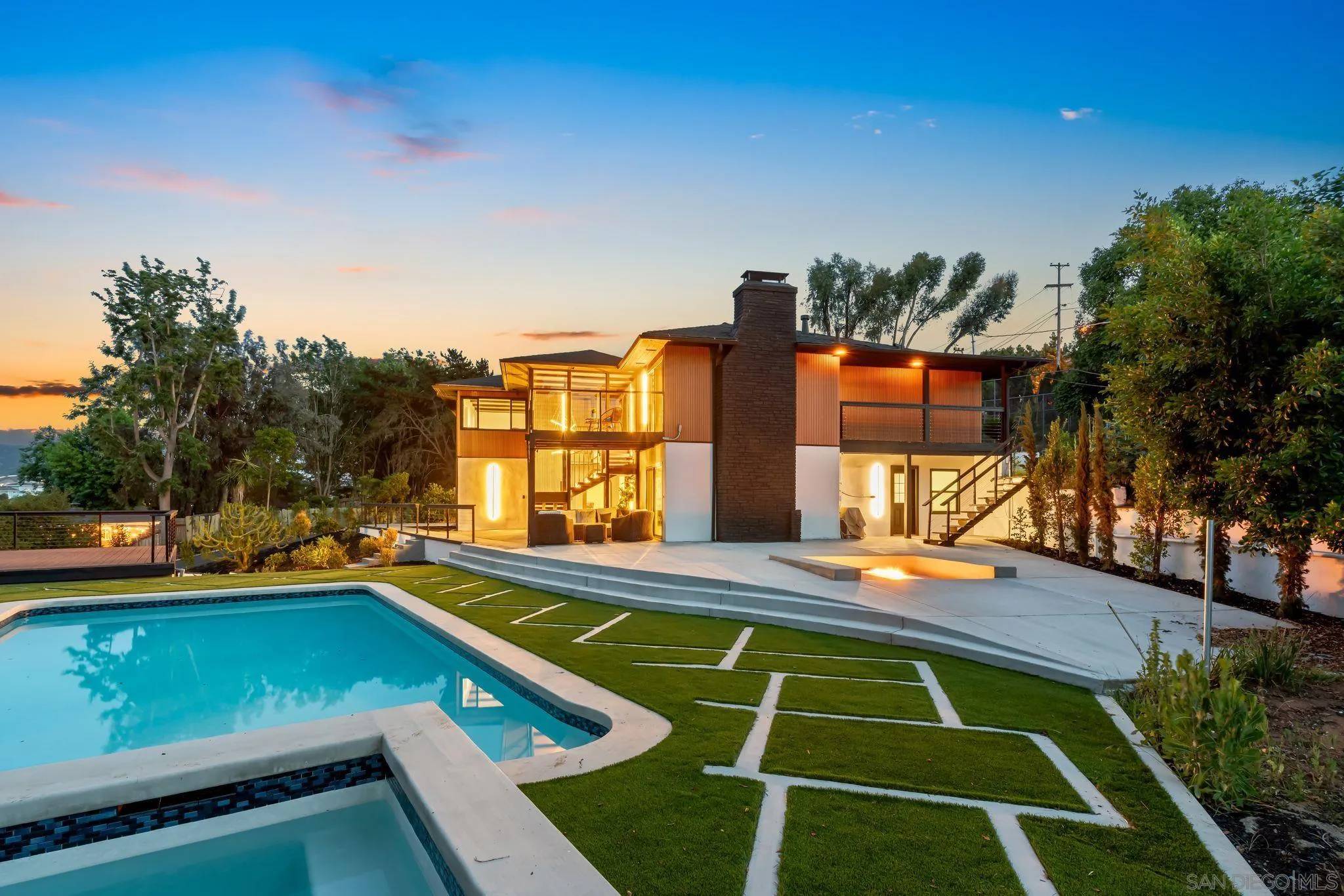 Vista, CA 92084,2101 Monte Vista Dr