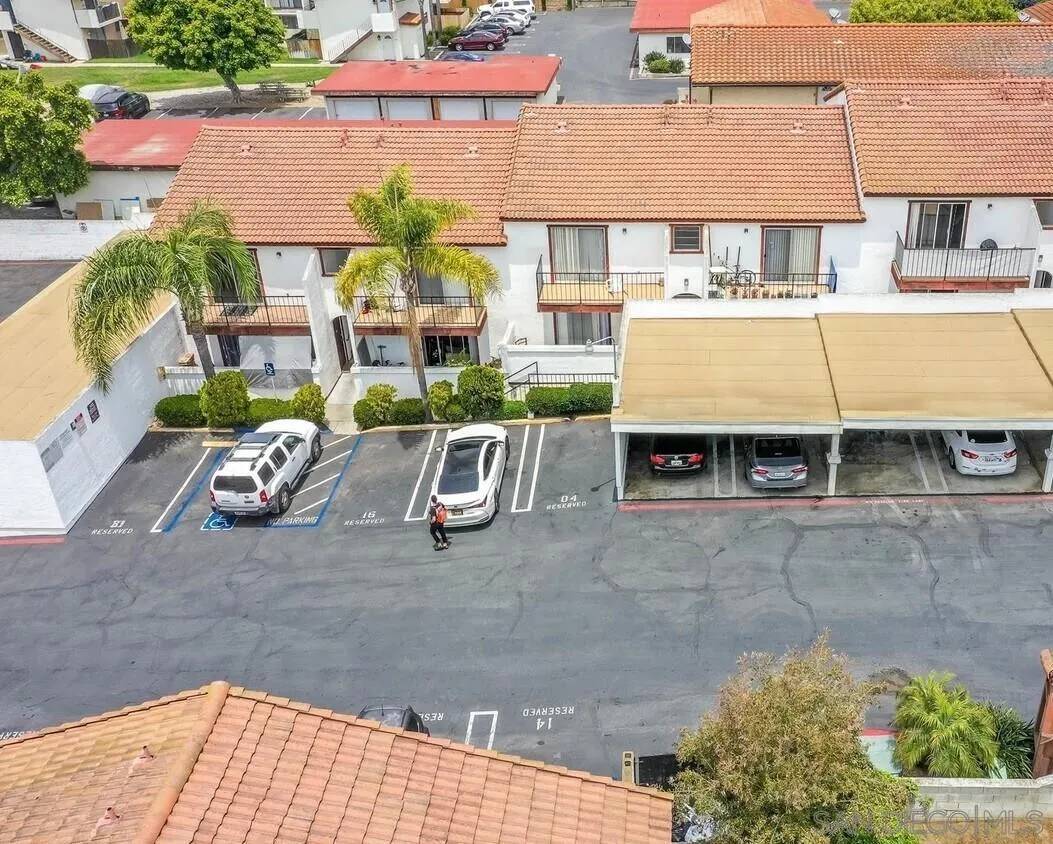 Vista, CA 92083,380 Plymouth Dr