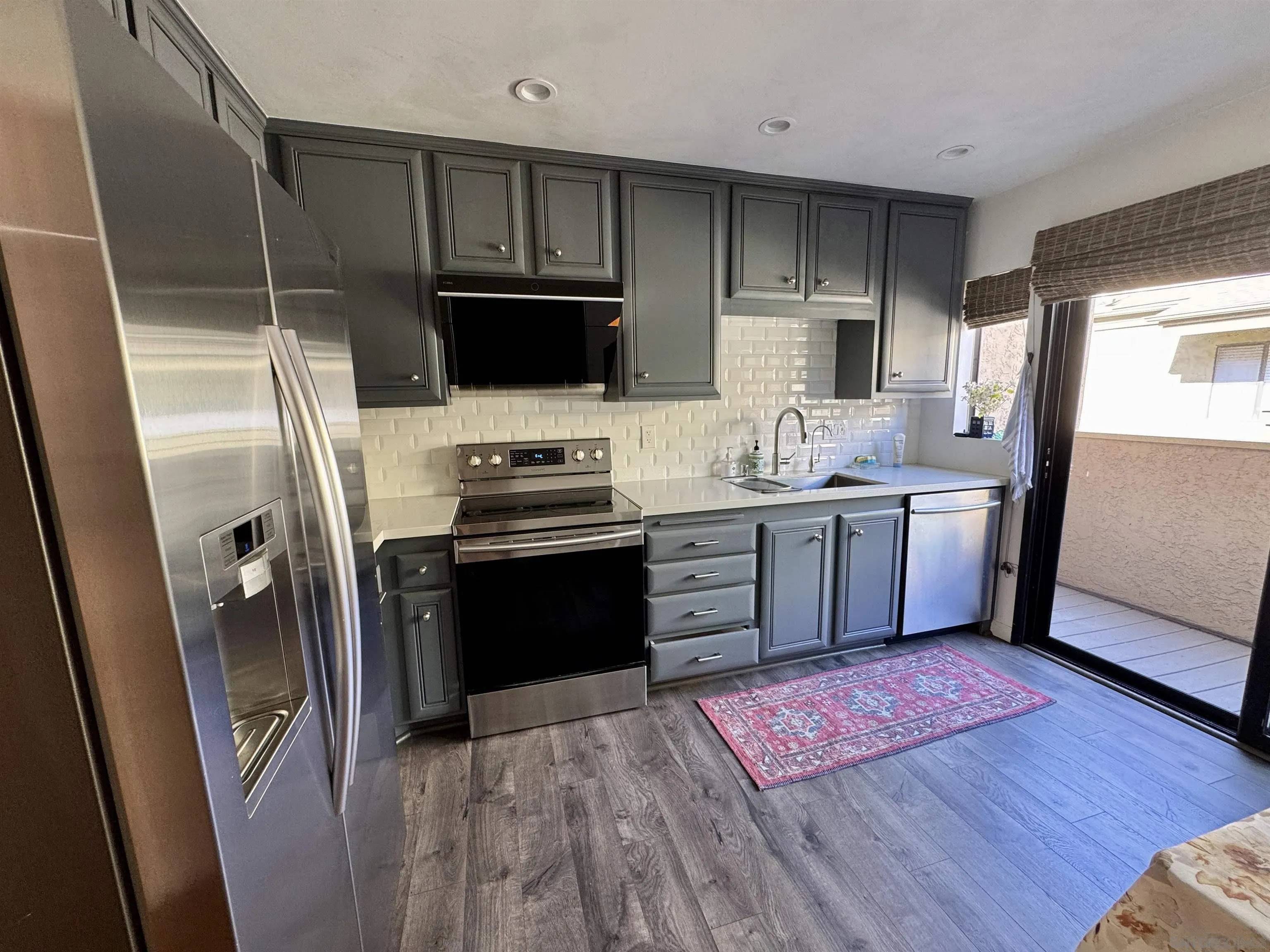 La Jolla, CA 92037,3230 Caminito Eastbluff #72