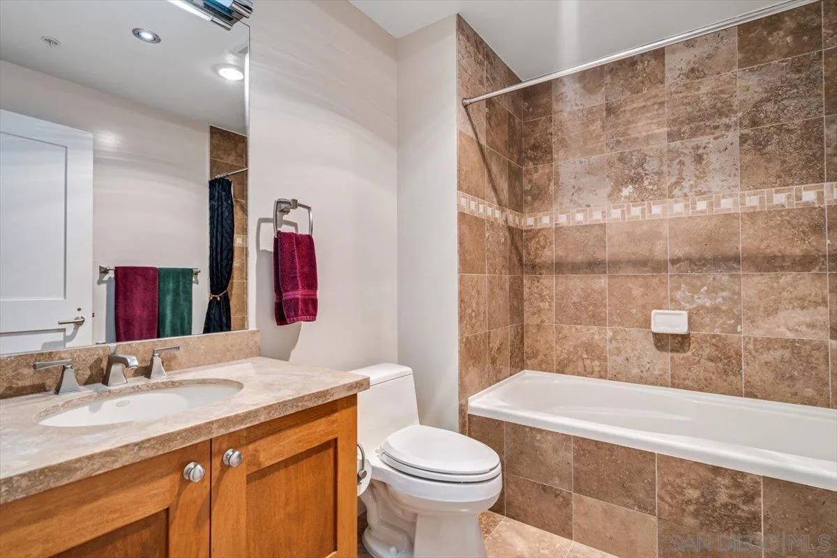 San Diego, CA 92101,700 W E St #805