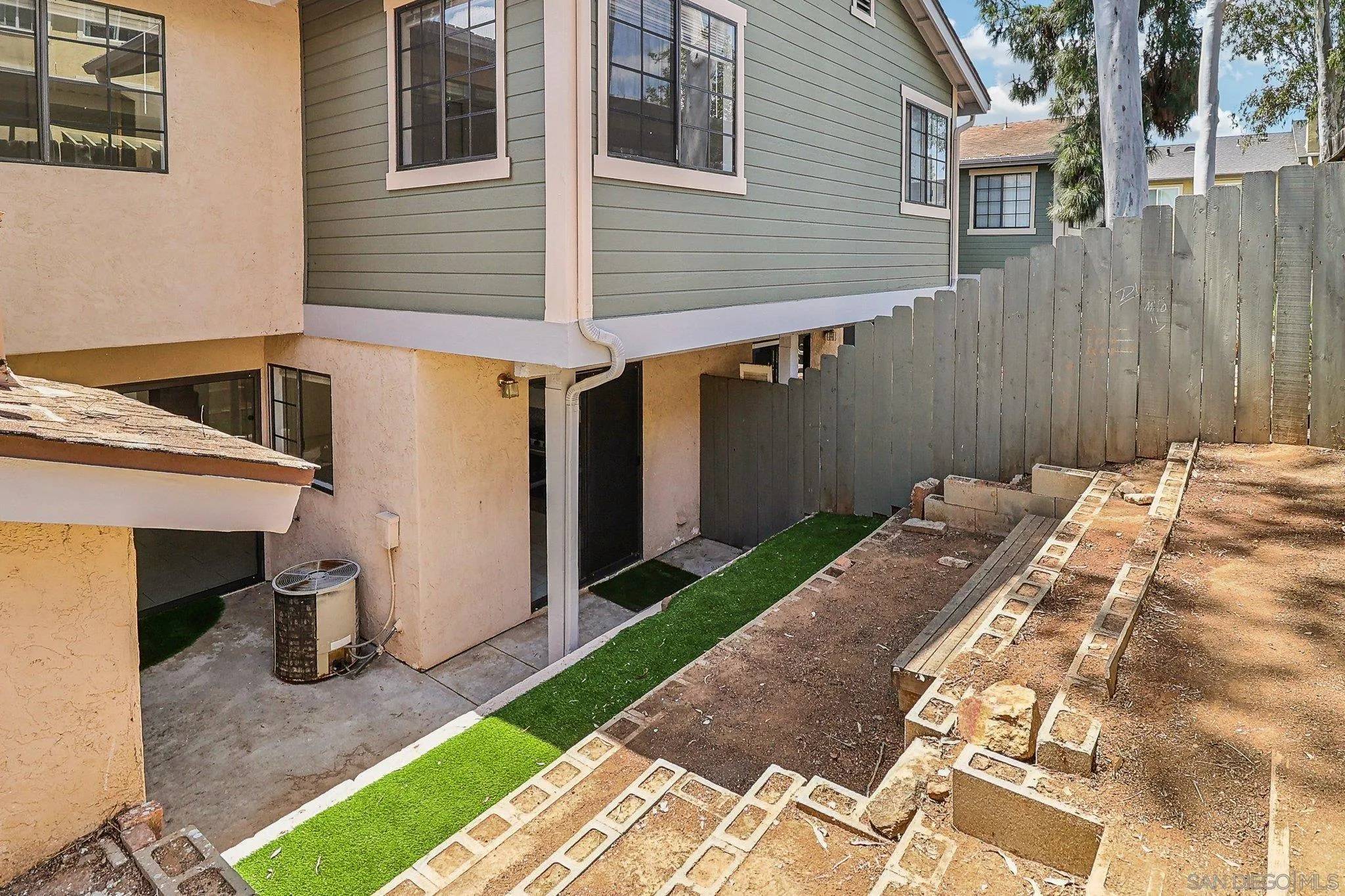 Escondido, CA 92026,1225 N Broadway #26