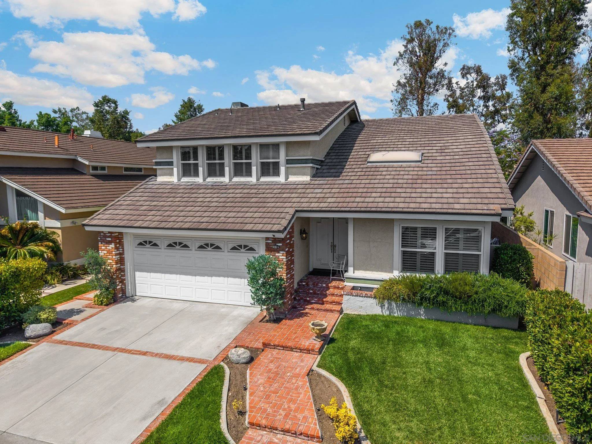 Irvine, CA 92620,40 Brena