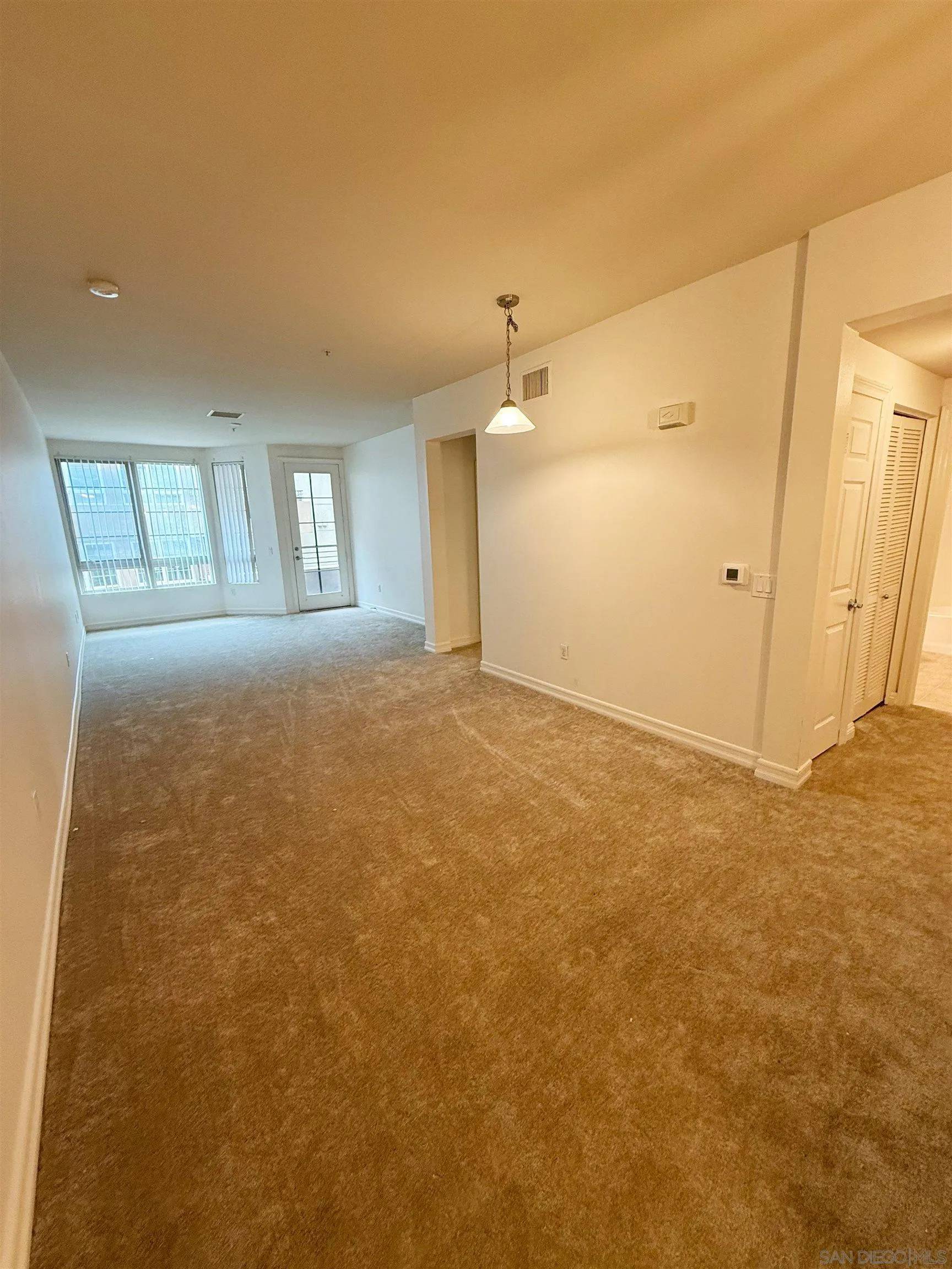 San Diego, CA 92101,1465 C St #3418