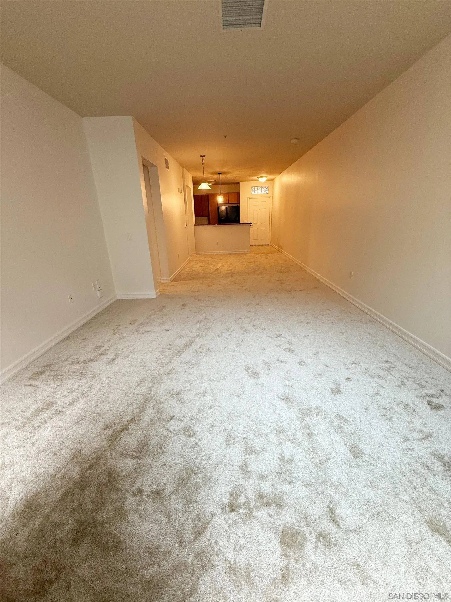 San Diego, CA 92101,1465 C St #3418