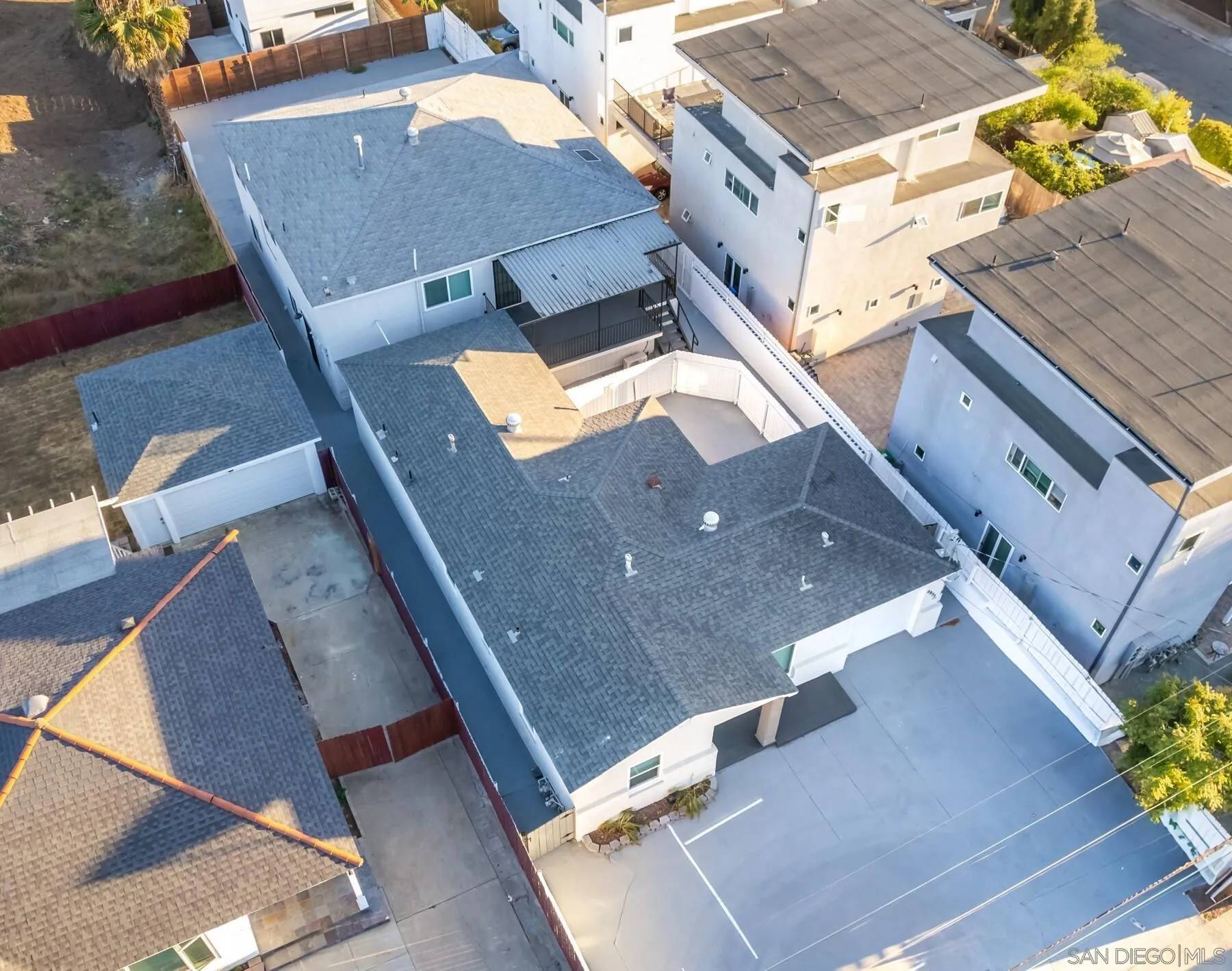 San Diego, CA 92115,6831-33 Amherst St.