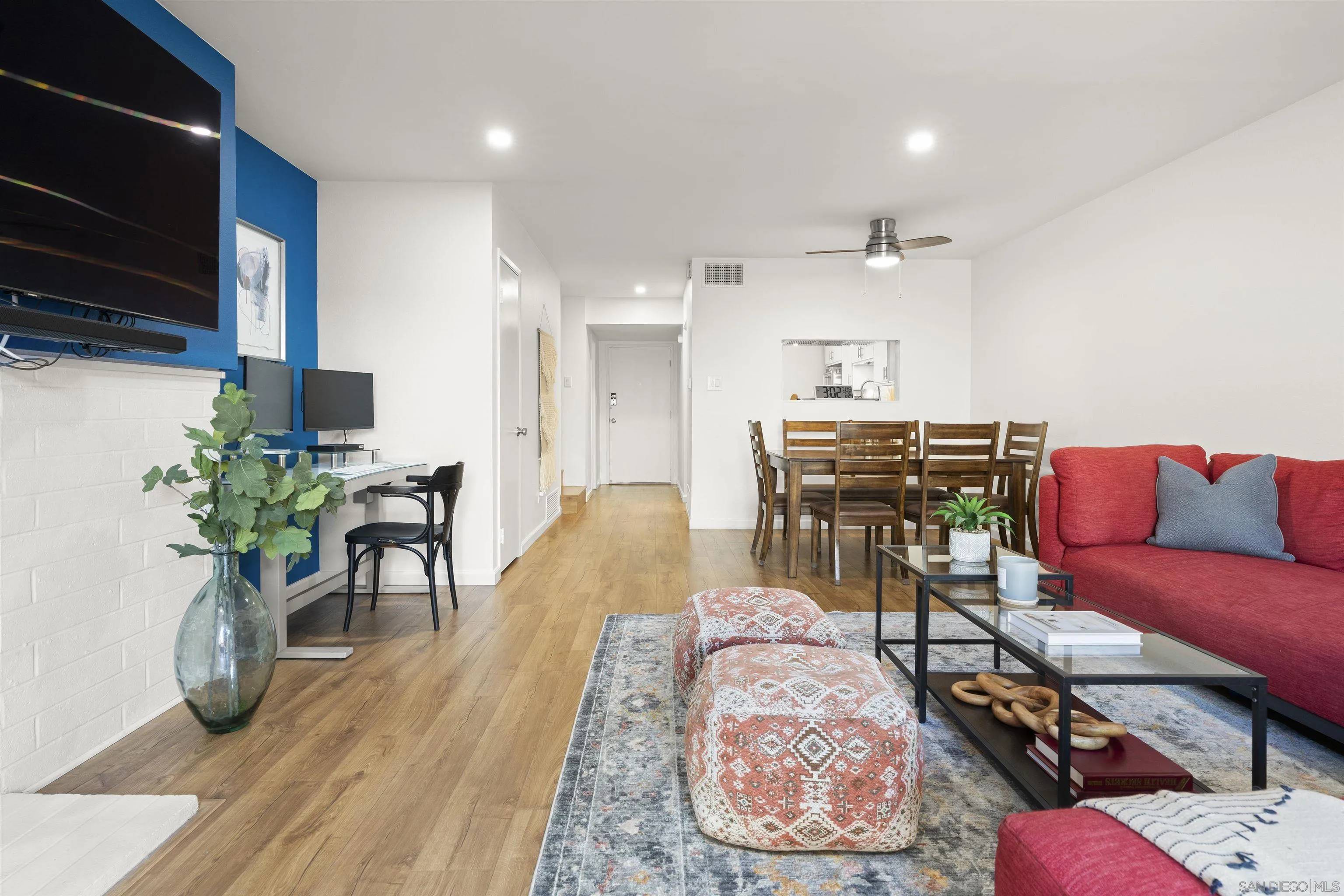 San Diego, CA 92120,6821 Alvarado Rd #3